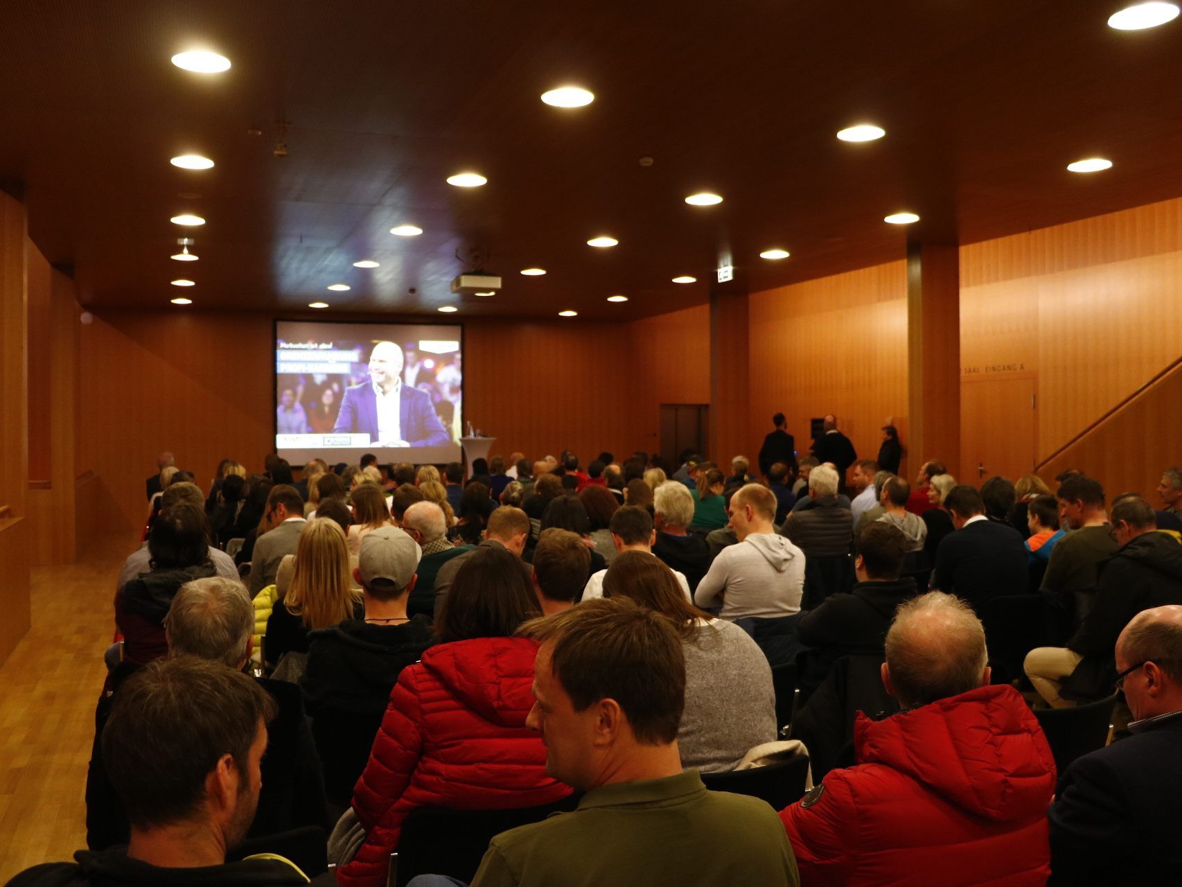 Volles Haus beim Impulsvortrag von Marc Girardelli Volles Haus beim Impulsvortrag von Marc Girardelli