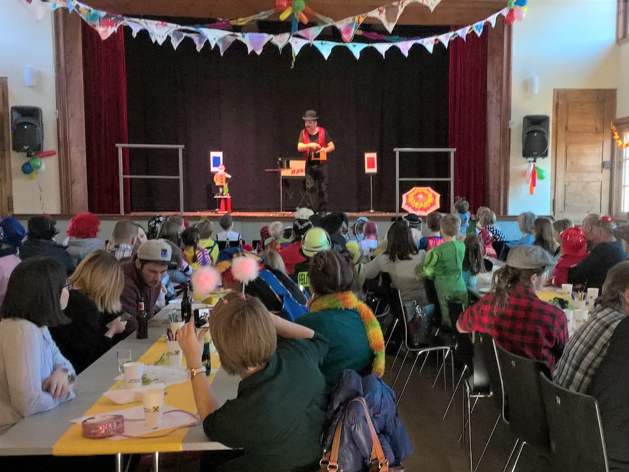 Fredini machte Stimmung im Vereinshaus Göfis.