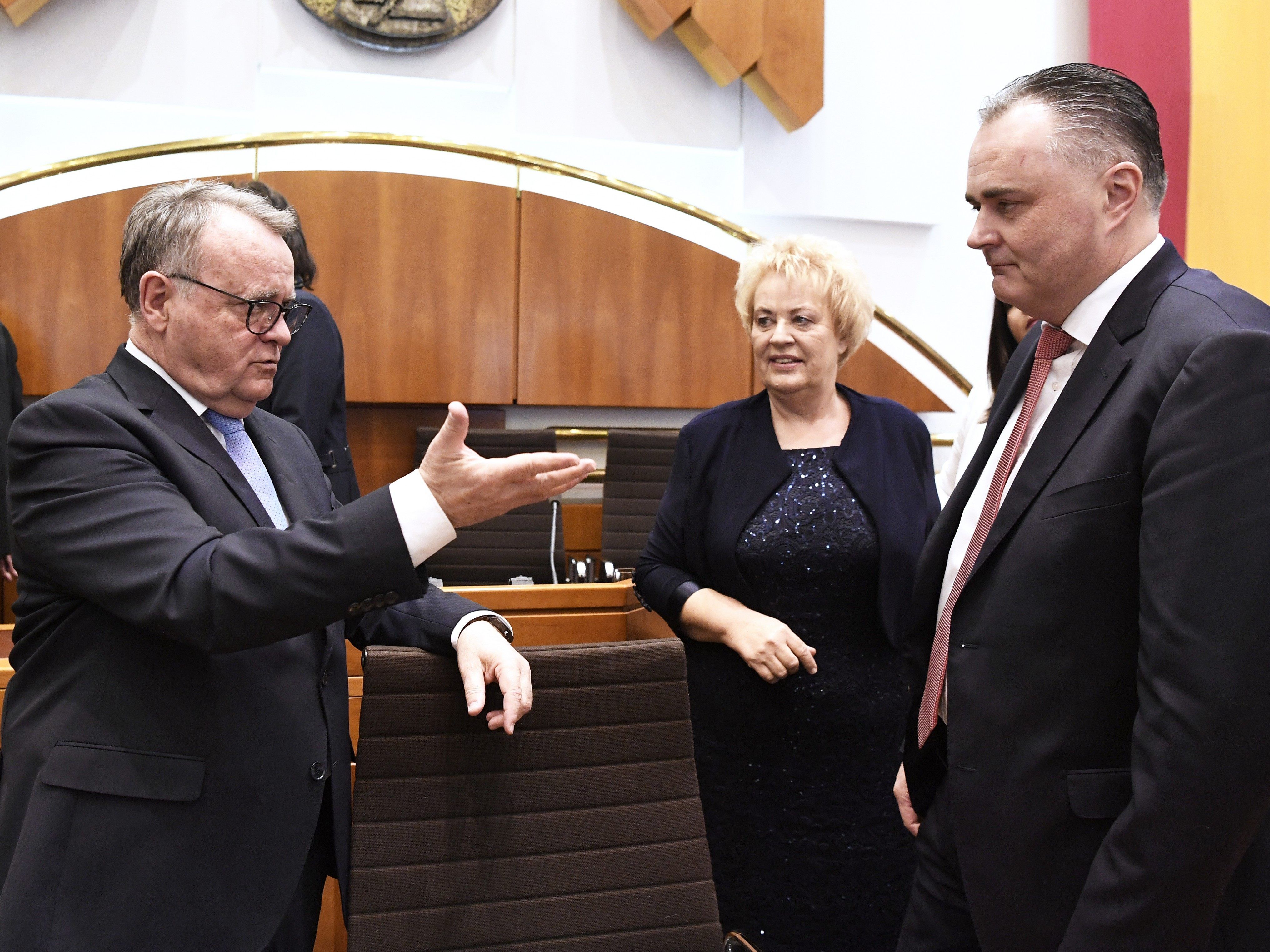 Der scheidende Landeshauptmann des Burgenlands, Hans Niessl, und sein designierter Nachfolger Hans Peter Doskozil.