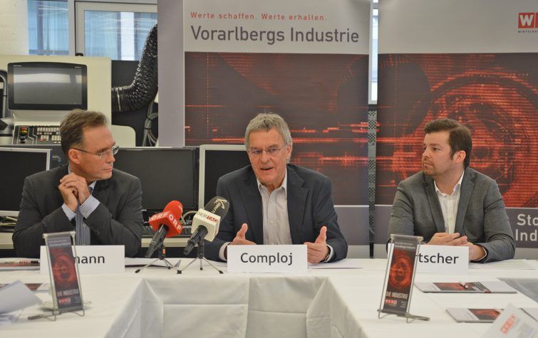 Spartengeschäftsführer der Industrie Michael Amann, Spartenobmann der Industrie Georg Comploj, Geschäftsführer der Industriellenvereinigung Vorarlberg Mathias Burtscher. Spartengeschäftsführer der Industrie Michael Amann, Spartenobmann der Industrie Georg Comploj, Geschäftsführer der Industriellenvereinigung Vorarlberg Mathias Burtscher.