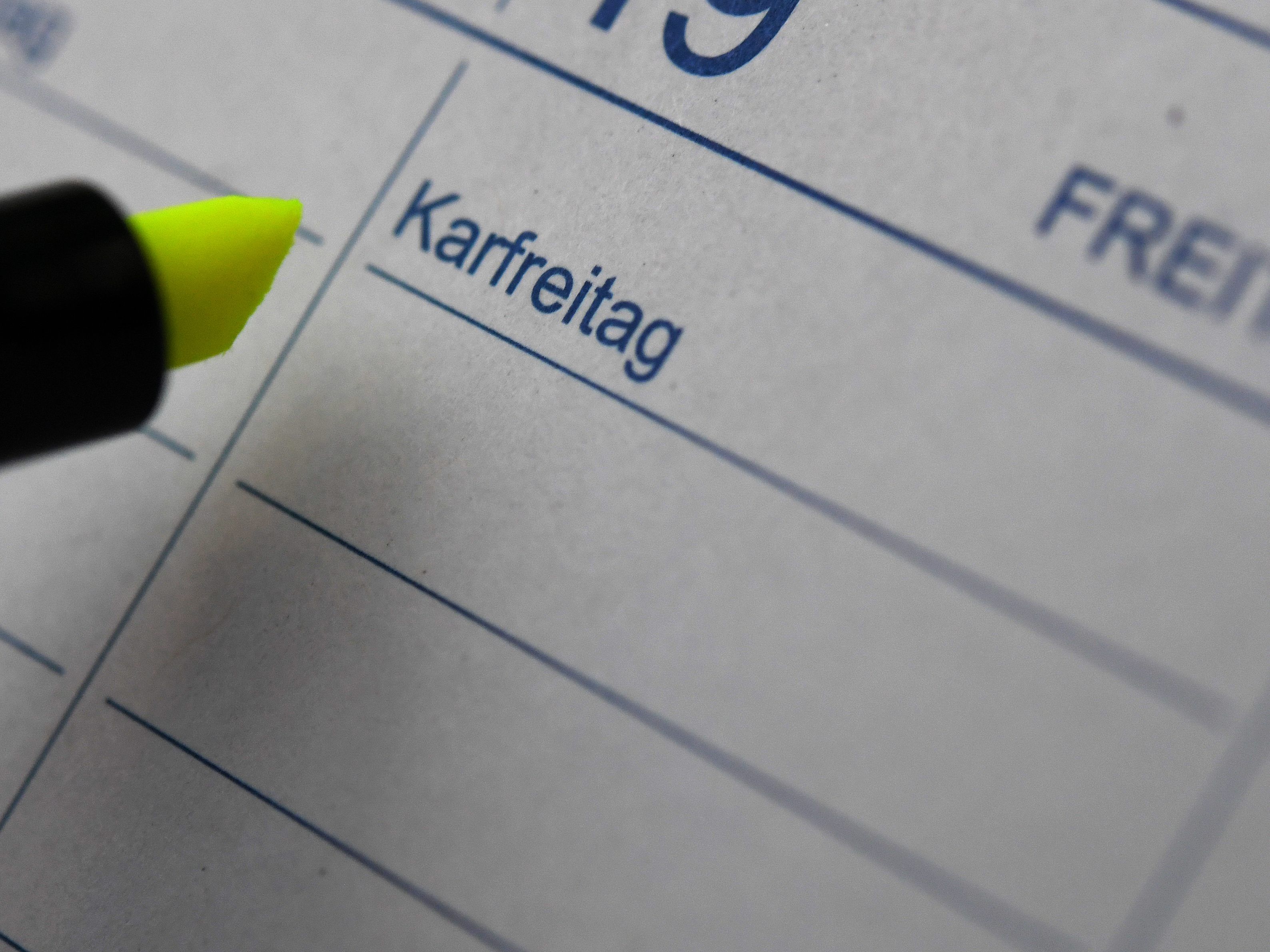 Arbeitszeiten am Karfreitag bleiben weiter ein Rätsel. Arbeitszeiten am Karfreitag bleiben weiter ein Rätsel.