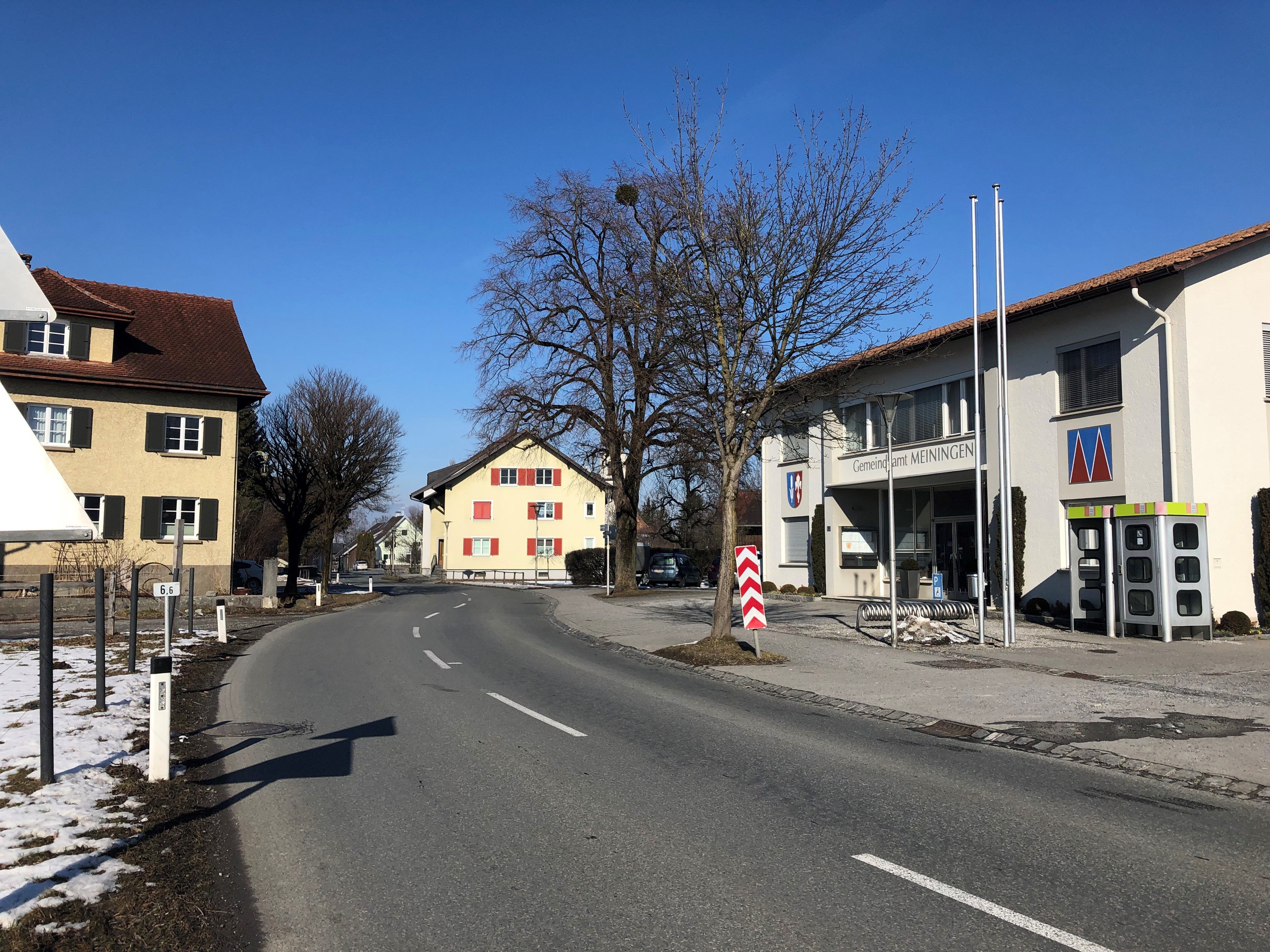 Untr anderem ist in dem von der Gemeinde erstellten Konzept auch eine Reduktion der Geschwindigkeit im Bereich vor der Gemeindestube angedacht. Untr anderem ist in dem von der Gemeinde erstellten Konzept auch eine Reduktion der Geschwindigkeit im Bereich vor der Gemeindestube angedacht.