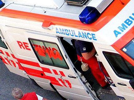 Die Radfahrerin wurde bei dem Zusammenstoß mit dem PKW schwer verletzt. Die Radfahrerin wurde bei dem Zusammenstoß mit dem PKW schwer verletzt.