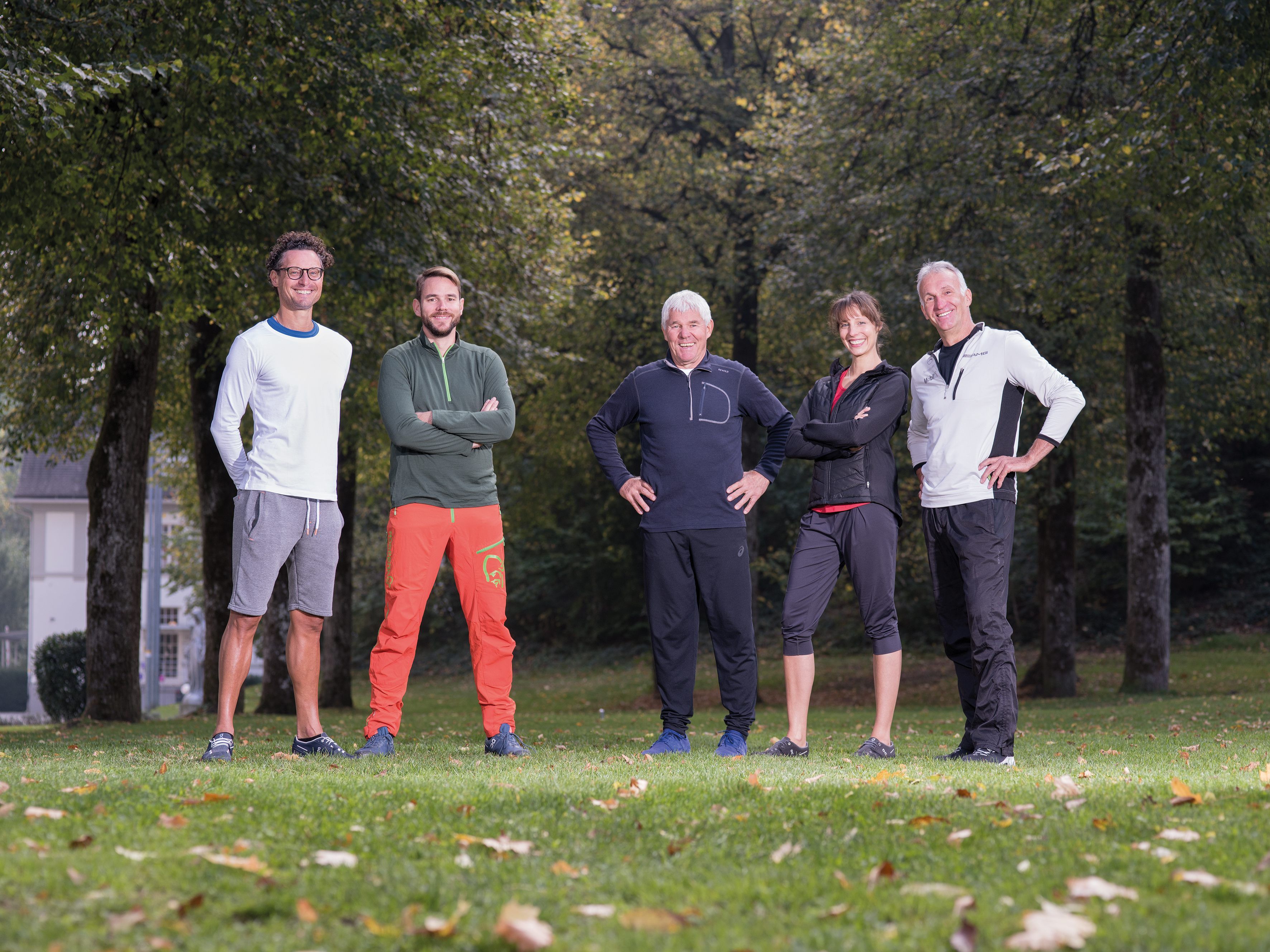 Andreas Rudolph, Tino Mathis, Toni Mathis, Katharina Anna Bernard und Conny Dorn machen Leibesübungen für die Menschen