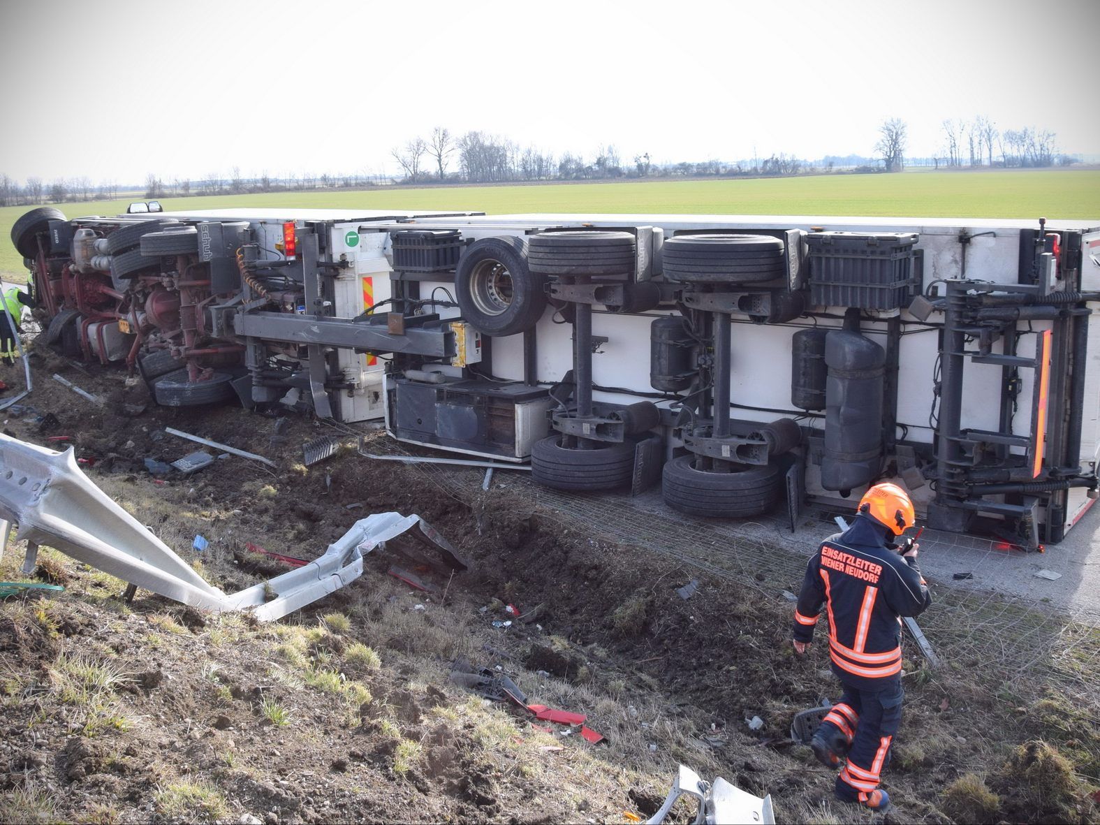 Drei Personen wurden verletzt.
