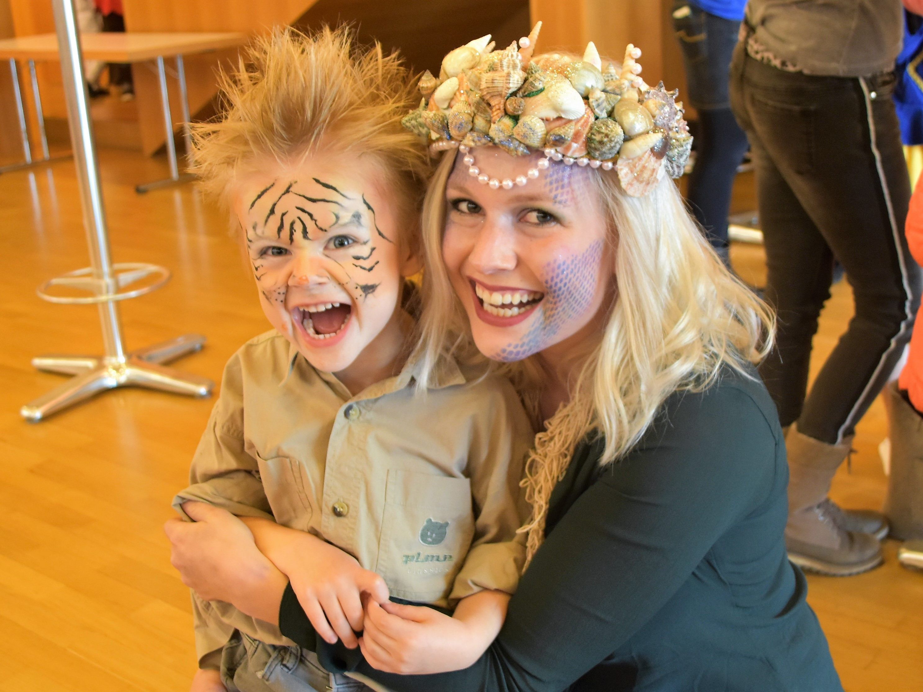 Tiger Dean mit Mama Franziska