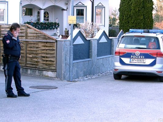 Das 75-jährige Opfer starb durch Stiche in den Hals