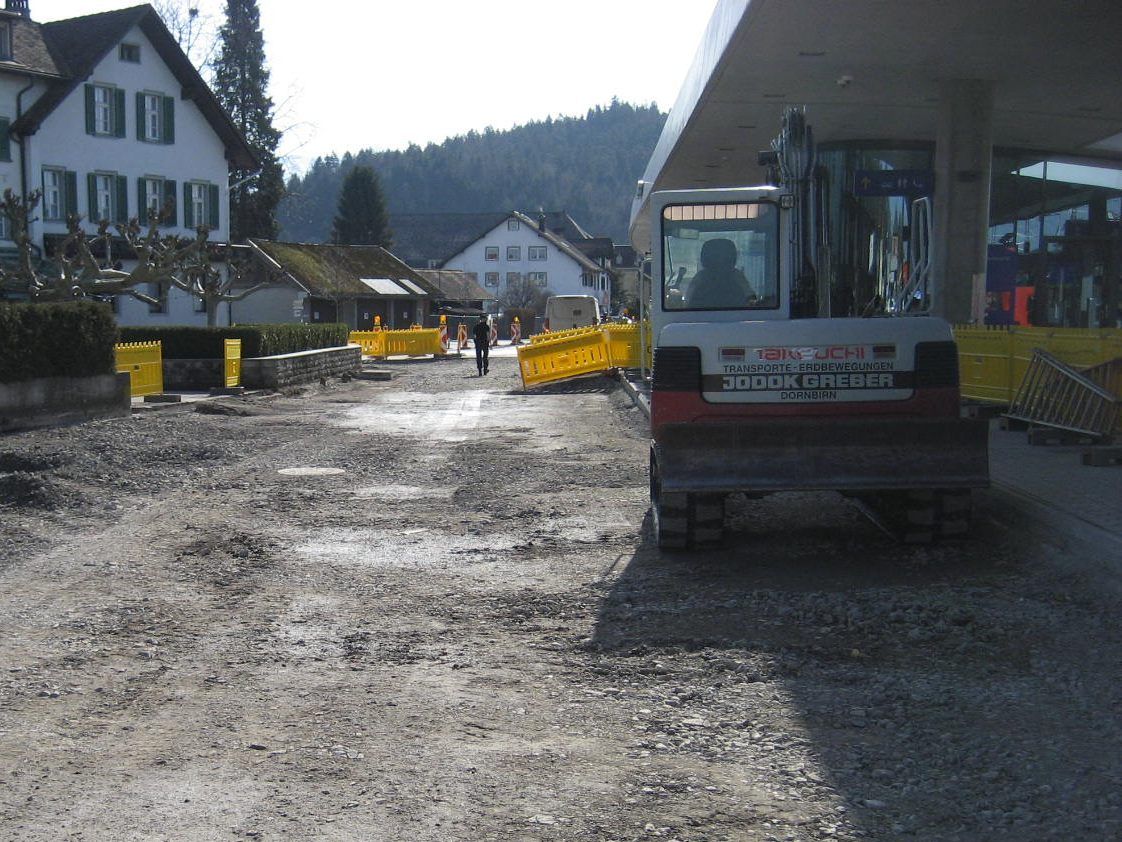 Bauarbeiten beim Bahnhofsvorplatz