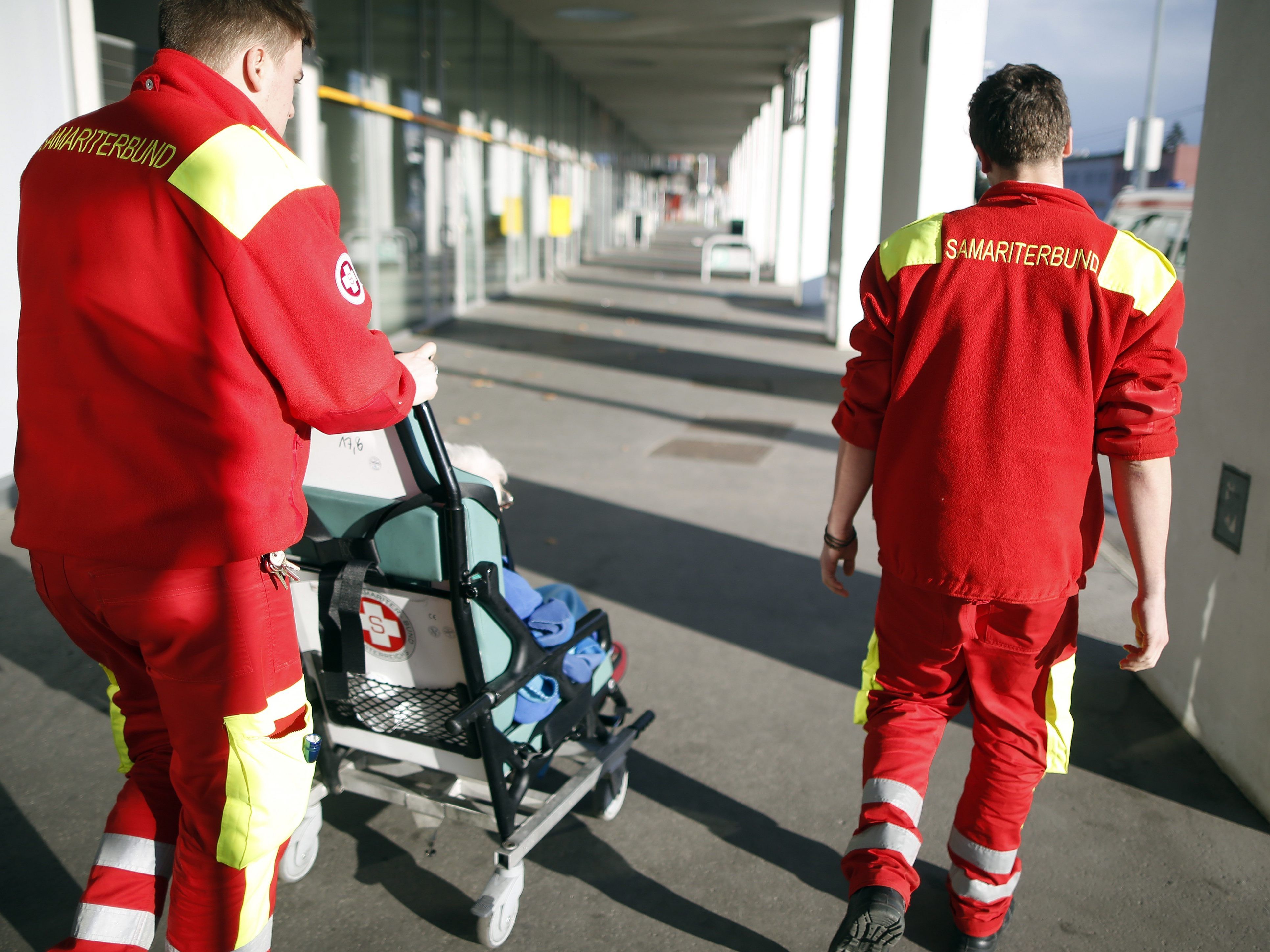 Auch im Rettungsdienst mangelt es an Personal, es werden Änderungen gefordert. Auch im Rettungsdienst mangelt es an Personal, es werden Änderungen gefordert.