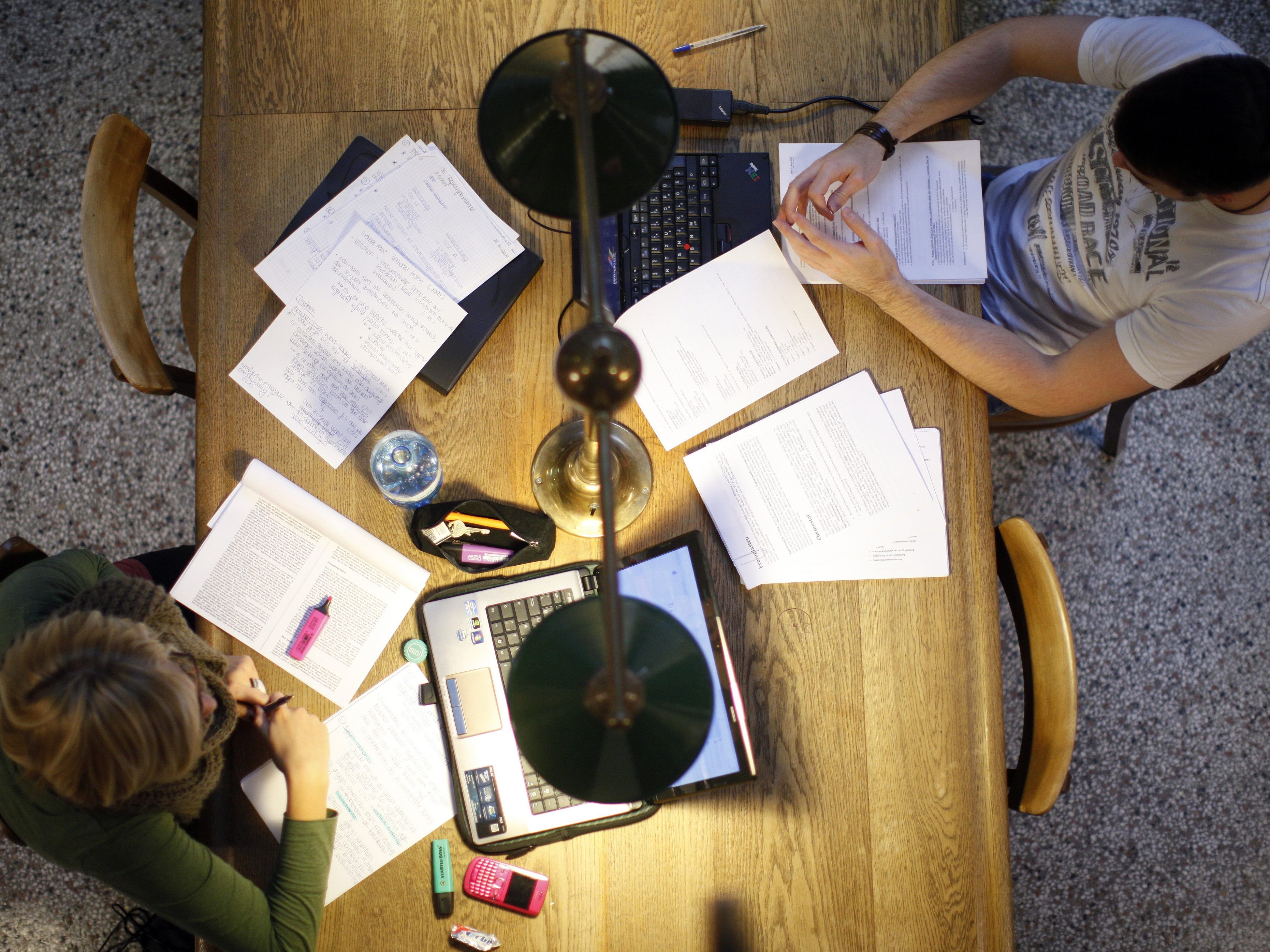 Die Zahl der Studenten an den heimischen Unis sinkt.