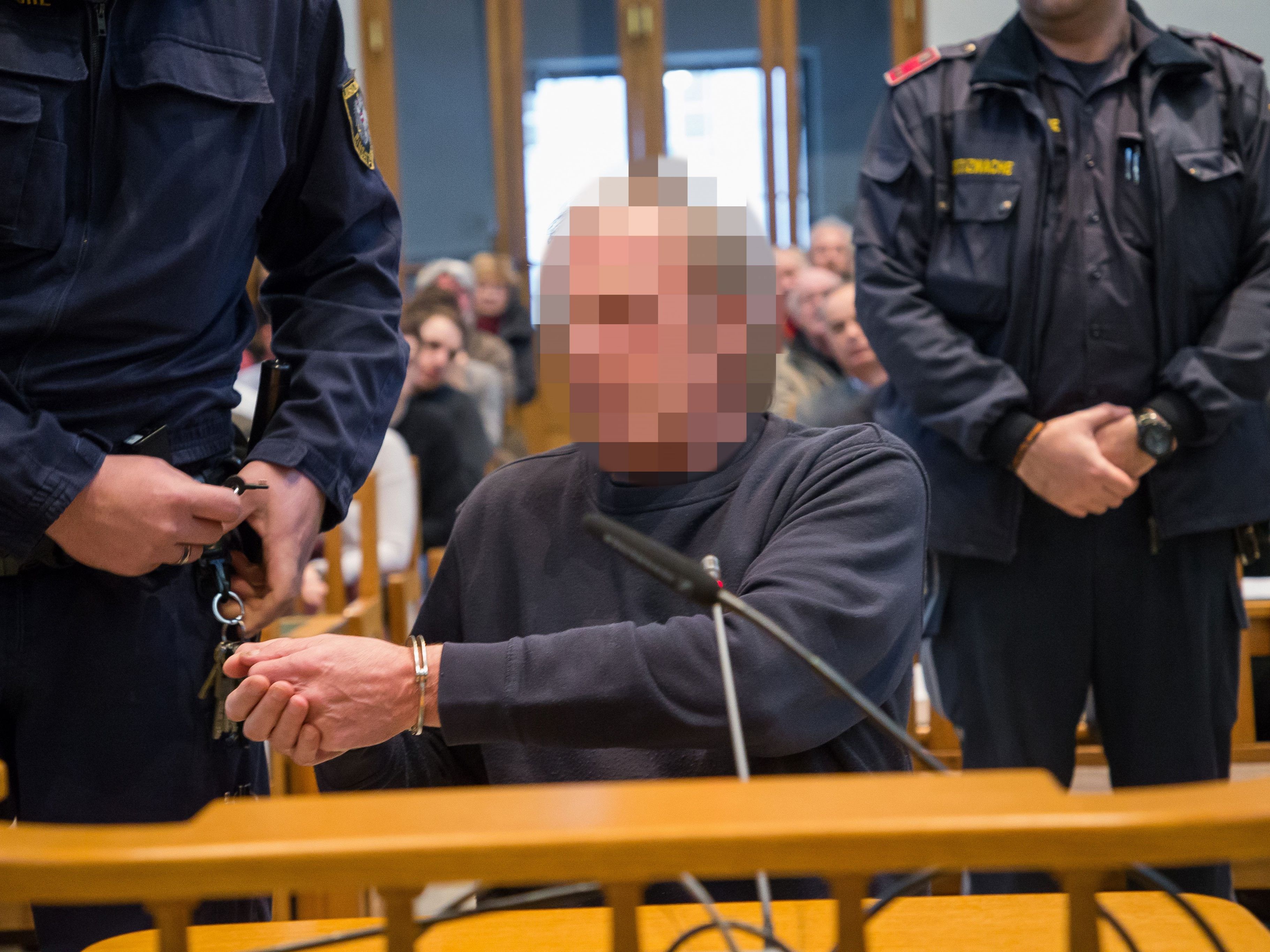 Der Postkartenräuber wurde zu zwölf Jahren Haft verurteilt.