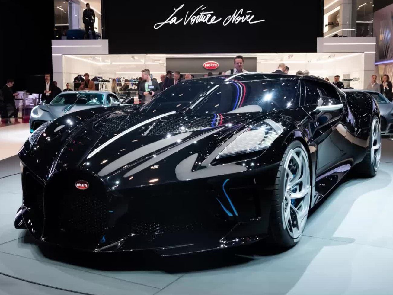 Der Bugatti "La Voiture Noire" in seiner ganzen schwarzen Pracht.