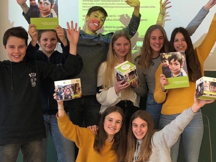 Im Rahmen eines Benefizprojektes laden die Schüler der 4d-Klasse des BG Gallus in Kooperation mit Concordia Sozialprojekte zu einem Vortrag in den Festsaal des Gymnasiums an der Gallusstraße. Im Rahmen eines Benefizprojektes laden die Schüler der 4d-Klasse des BG Gallus in Kooperation mit Concordia Sozialprojekte zu einem Vortrag in den Festsaal des Gymnasiums an der Gallusstraße.