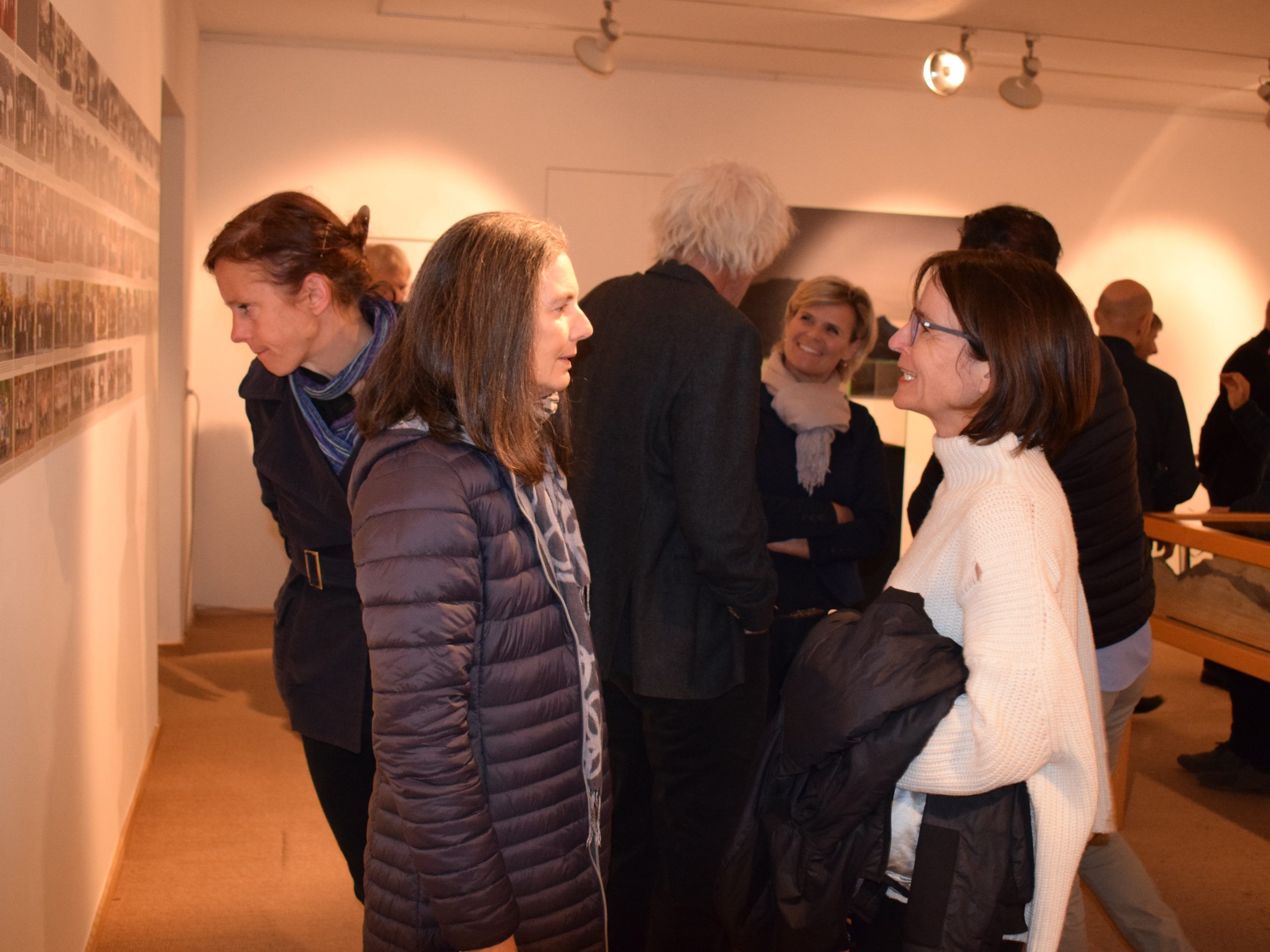 Viele interessierte Besucherinnen und Besucher kamen zur Vernissage der neuen Ausstellung im Egg Museum. Viele interessierte Besucherinnen und Besucher kamen zur Vernissage der neuen Ausstellung im Egg Museum.