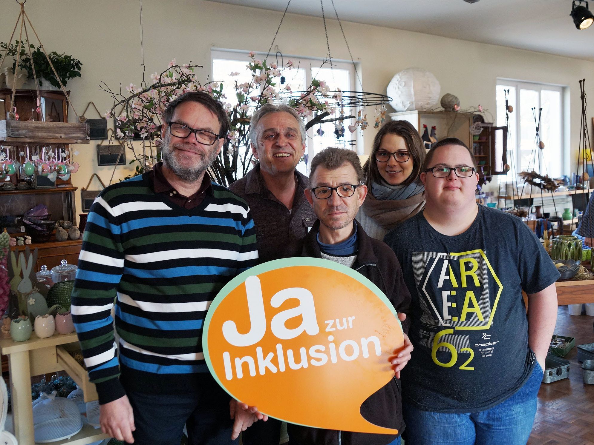 Das Brockenhaus-Team in Sulz freut sich auf viele Gäste. Das Brockenhaus-Team in Sulz freut sich auf viele Gäste.