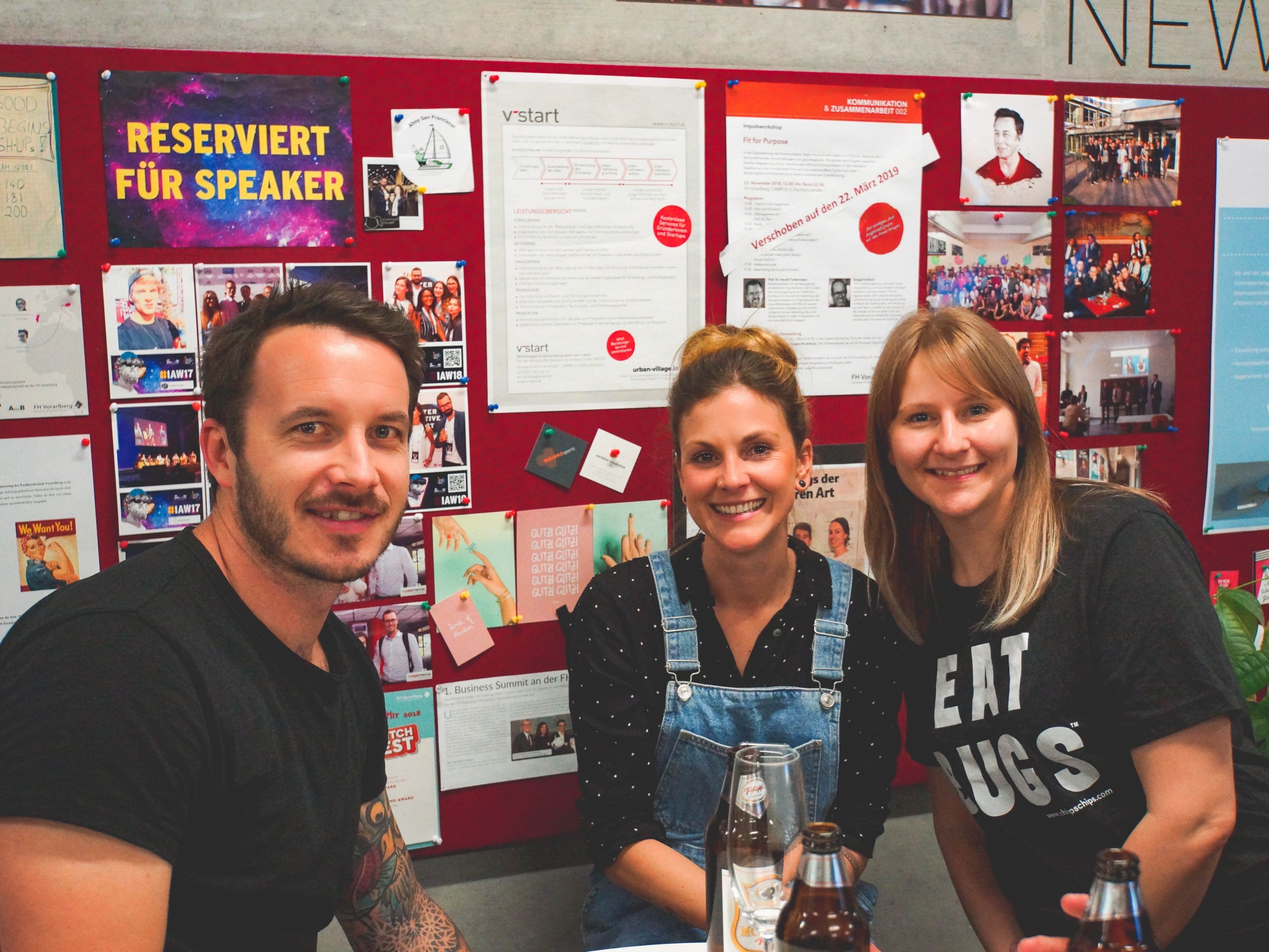 Die Gründerin Anja Sieghartsleitner (r.) mit ihren Gästen Florian Kohler (Spielboden Kantine) und Julia Stadelmann.