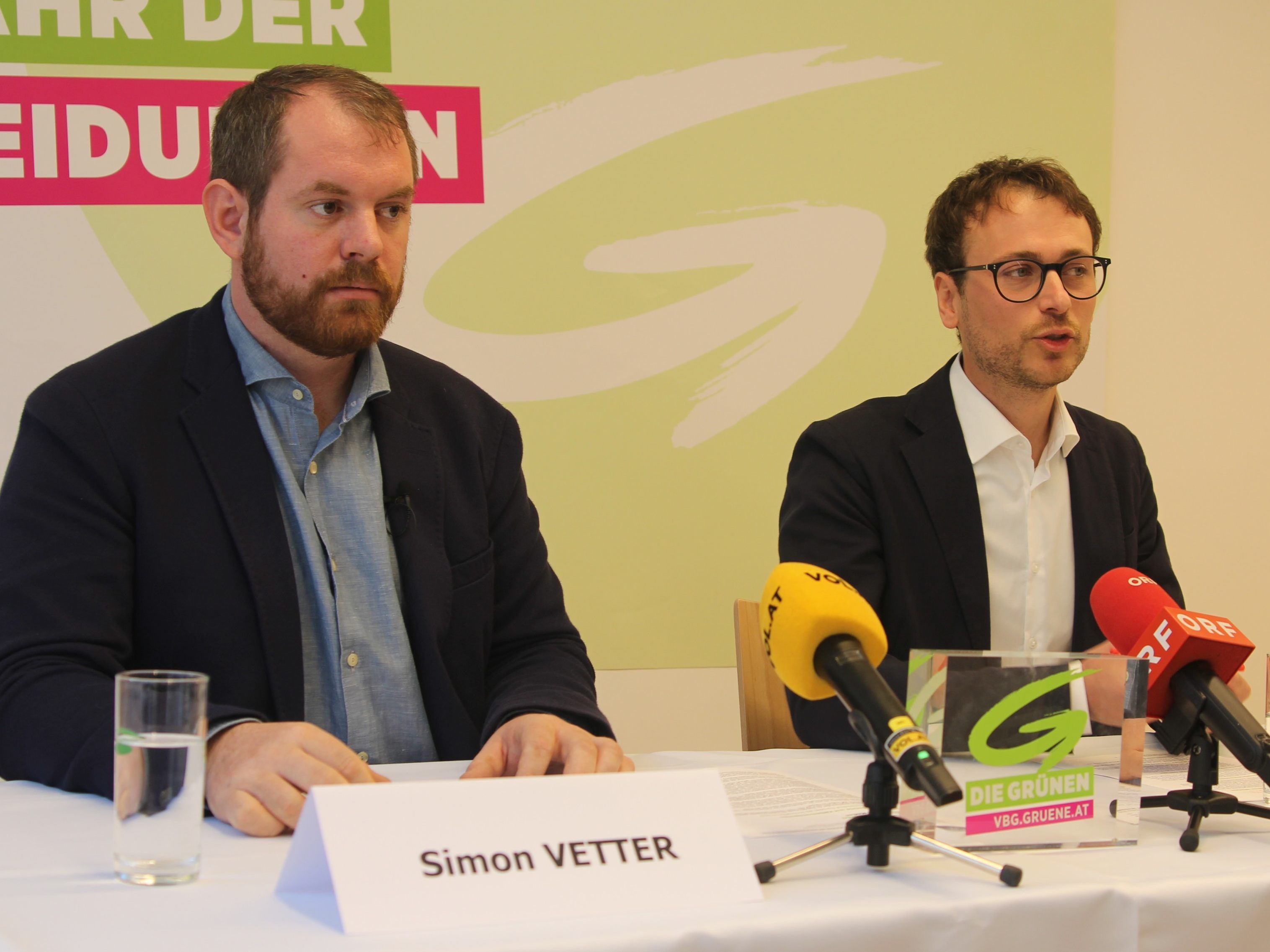 Simon Vetter und Daniel Zadra bei der Pressekonferenz am Freitag unter dem Motto "Schluss mit Tierleid". Simon Vetter und Daniel Zadra bei der Pressekonferenz am Freitag unter dem Motto "Schluss mit Tierleid".