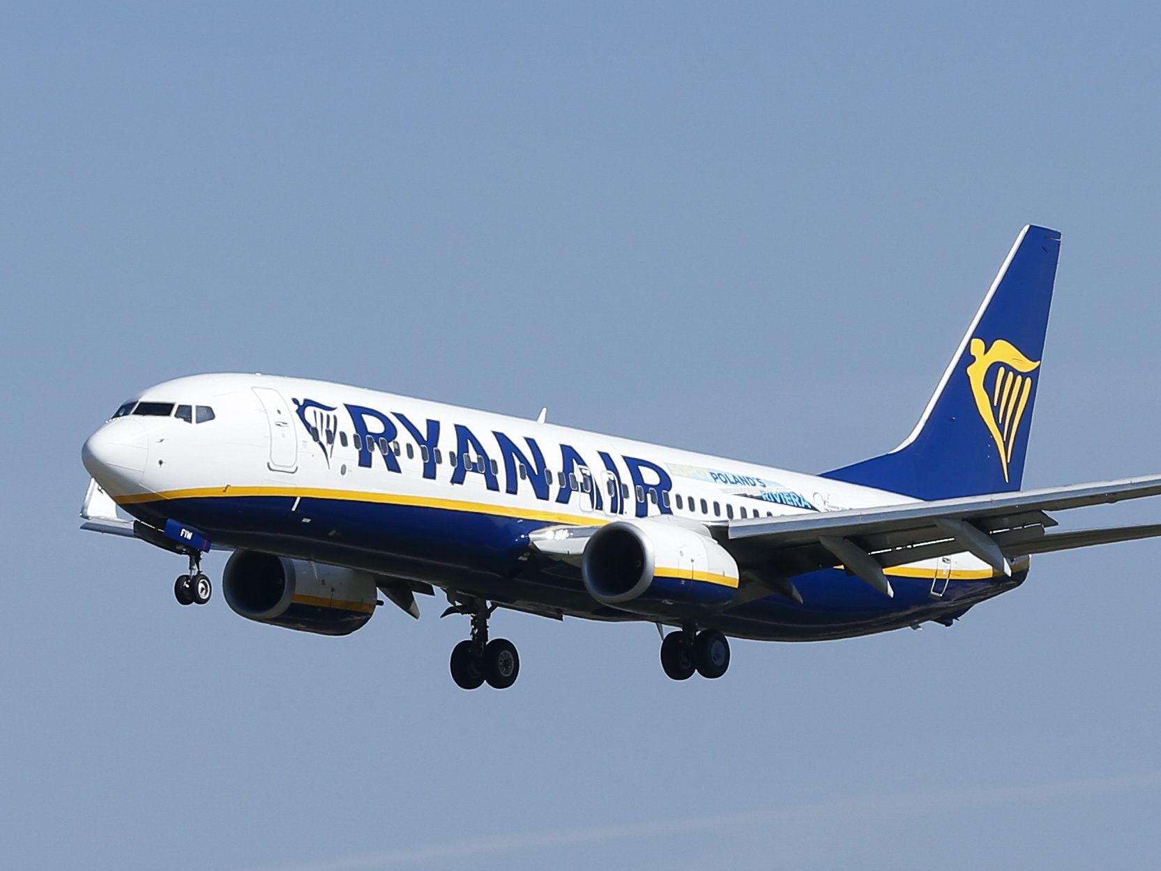 Schrecksekunde an Bord einer Ryanair-Boeing vom Typ 737-800 über Memmingen in Bayern.