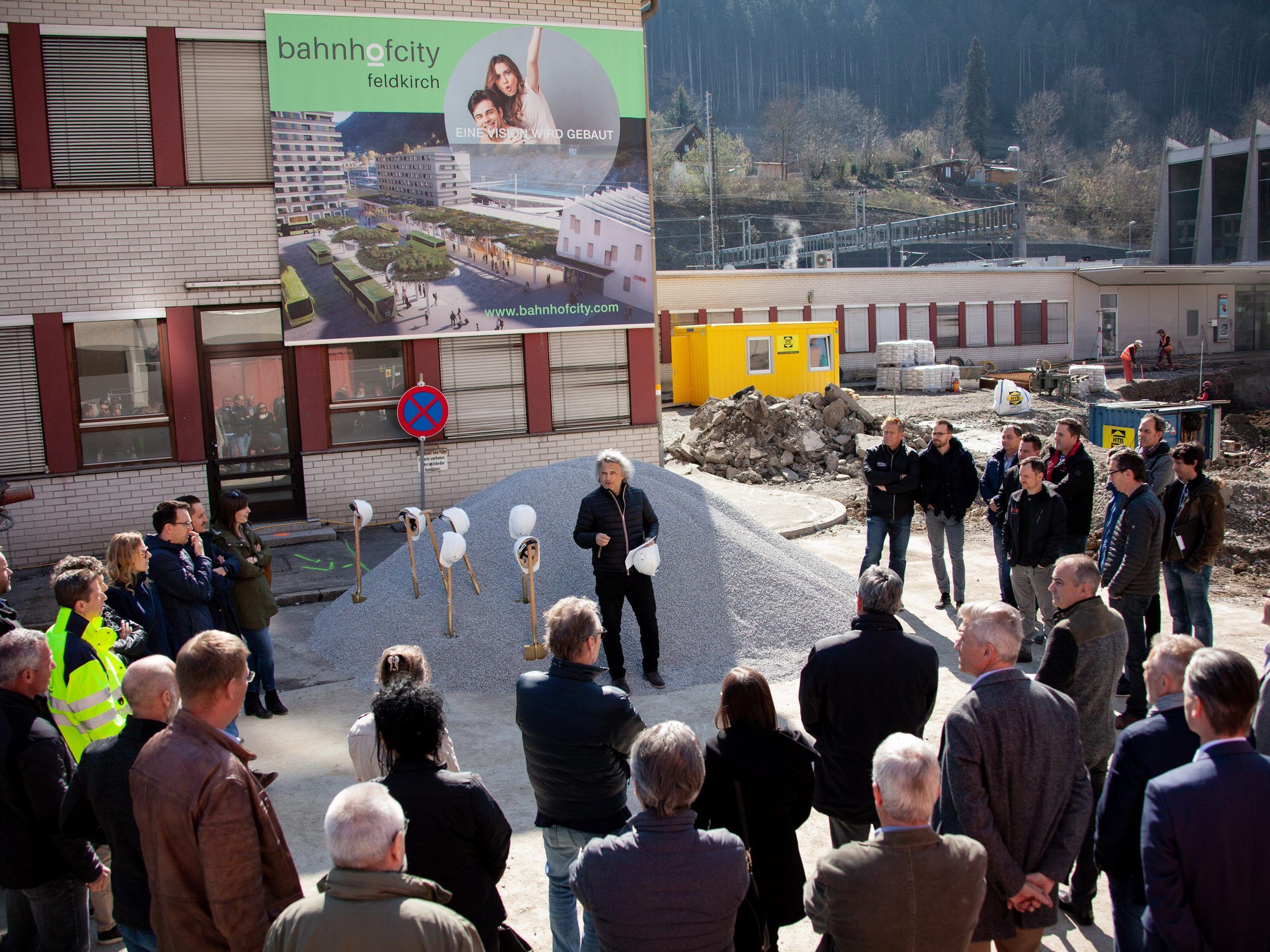 Am Mittwoch erfolgte der offizielle Baustart zur neuen BahnhofCity Feldkirch. Am Mittwoch erfolgte der offizielle Baustart zur neuen BahnhofCity Feldkirch.