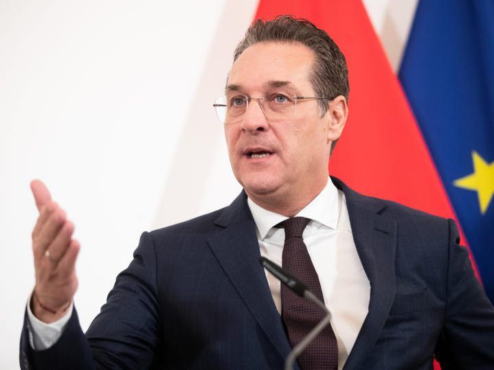 Die Islamische Glaubensgemeinschaft wirft Vizekanzler Strache Verhetzung vor.