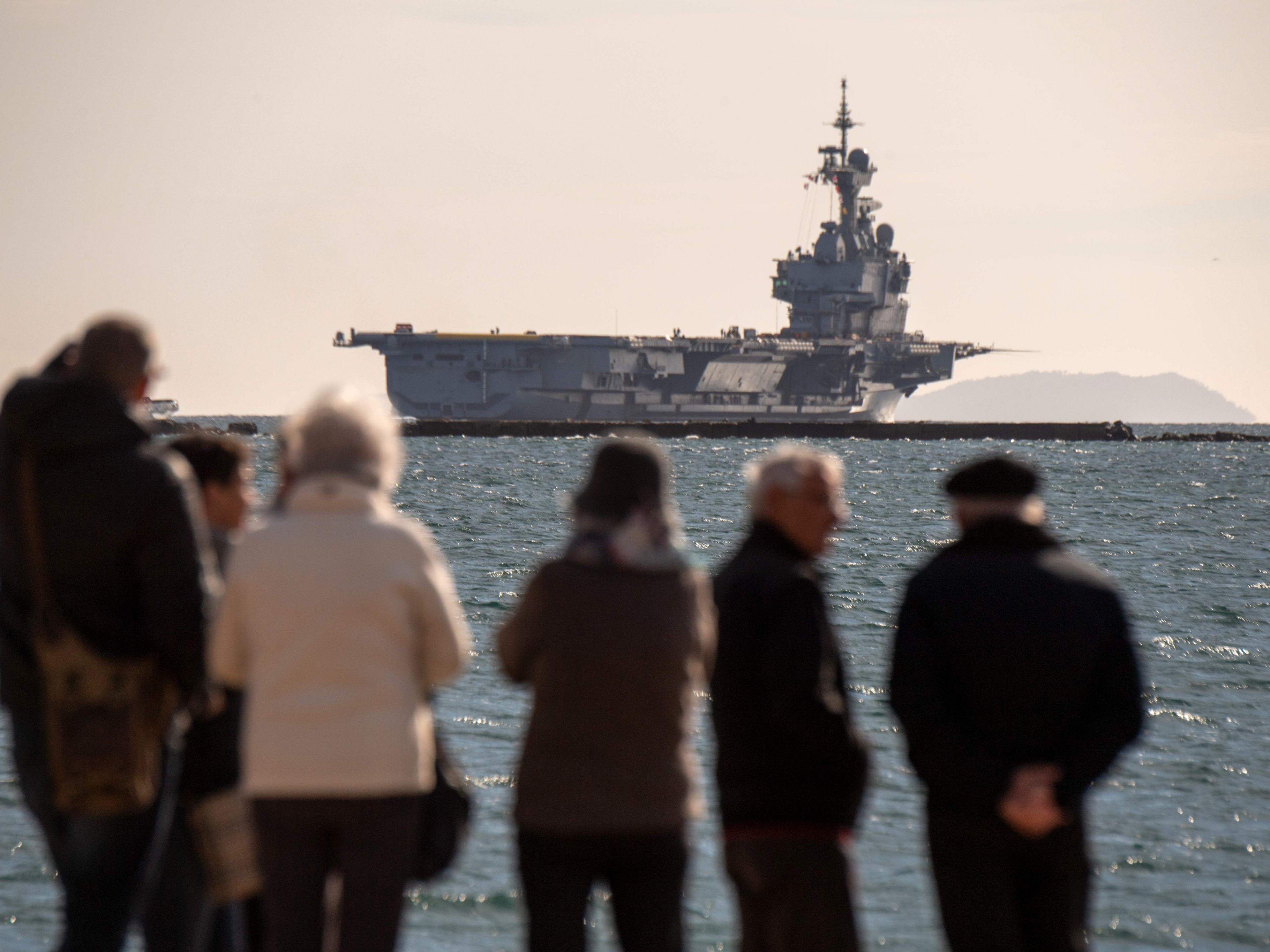 Die französische Marine besitzt bereits einen Flugzeugträger. Nun spricht sich die deutsche Bundeskanzlerin für einen weiteren, gemeinsamen Träger aus.