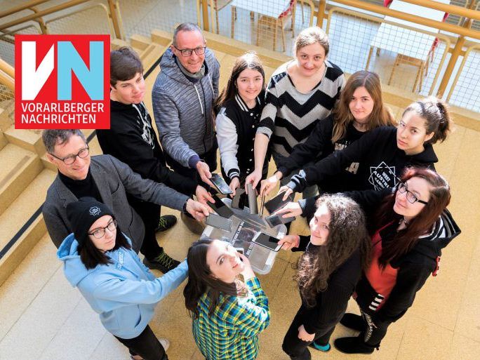 Schüler und Lehrer der HAK Bludenz stellen sich in den kommenden Wochen der Herausforderung „Handyfasten“.