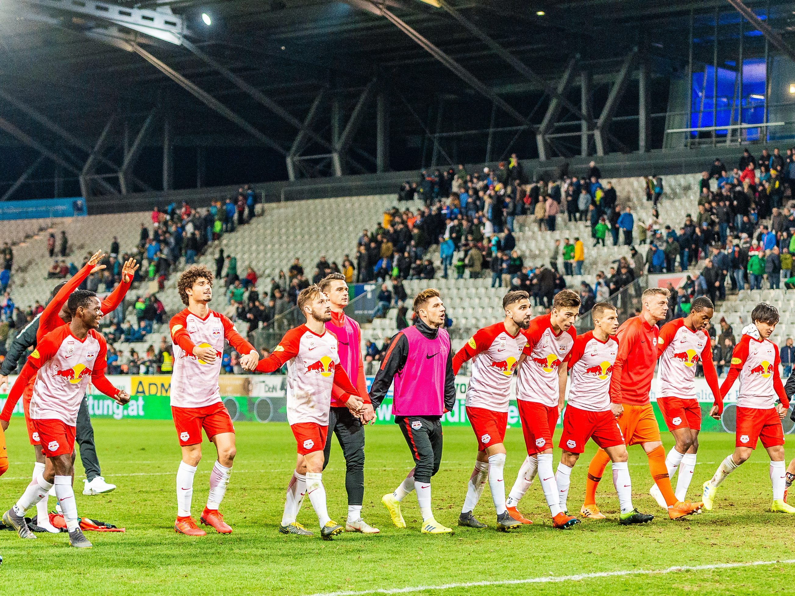 Red Bull Salzburg führt die Meistergruppe an.