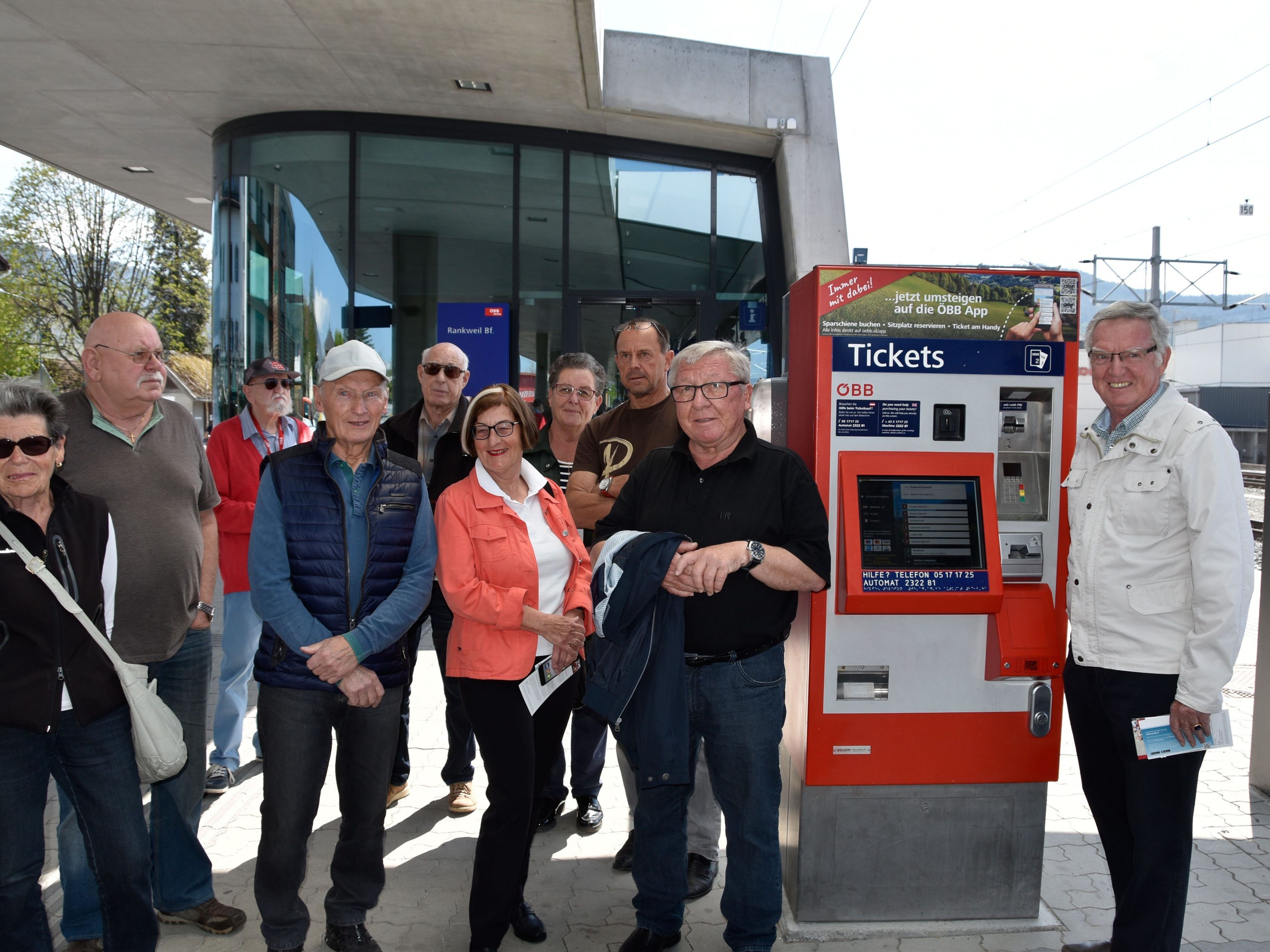 Die ÖBB-Fahrkartenschulung im Rahmen der Reihe „Treffpunkt Pavillon“ fand Mitte April am Bahnhof Rankweil statt