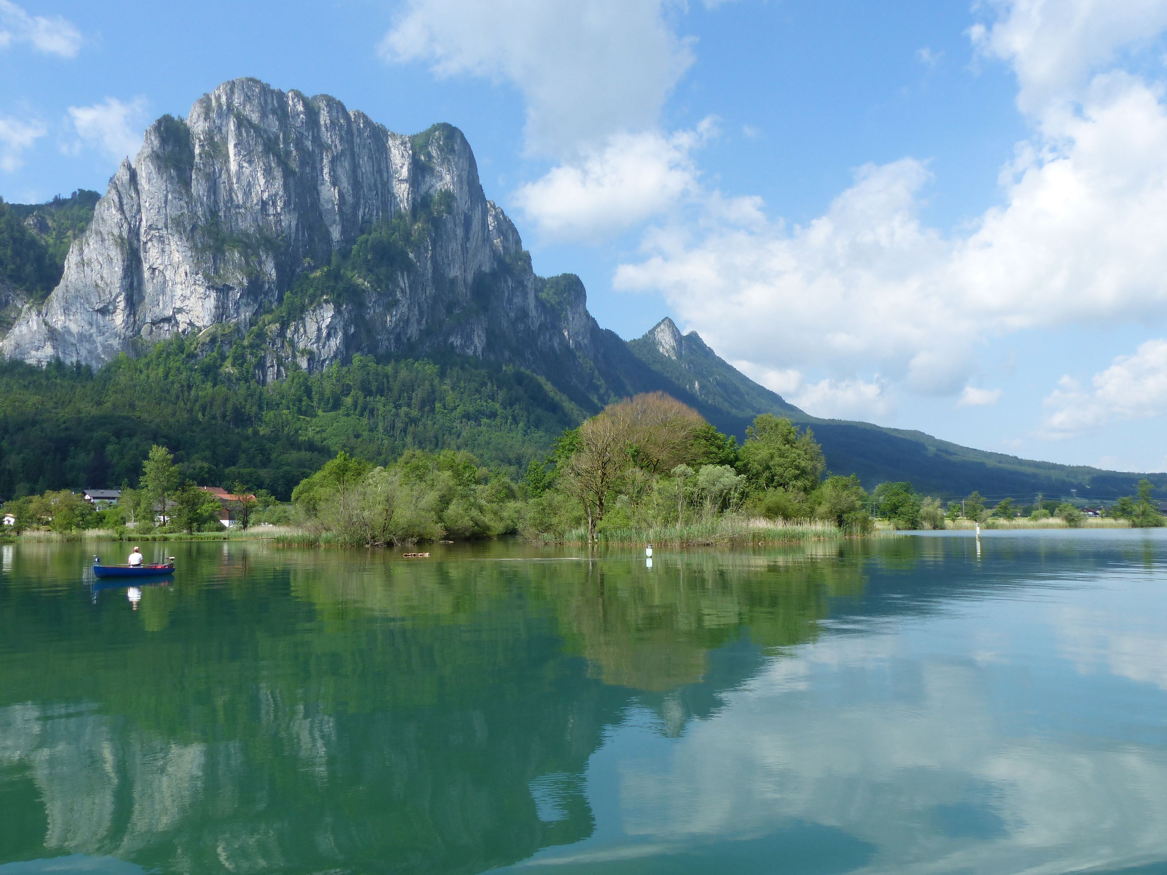 Der Klimawandel führt zu erheblichen Veränderungen der physikalischen, chemischen und ökologischen Prozesse in den Seen des Alpenraumes: Auch im Mondsee in Oberösterreich