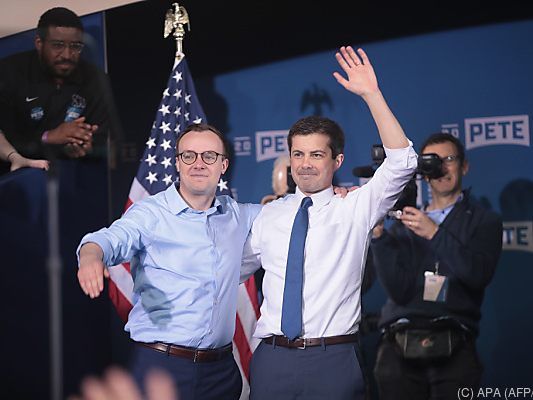 Pete Buttigieg (r.) mit Ehemann Chasten Glazman bei Wahlkampfauftakt Pete Buttigieg (r.) mit Ehemann Chasten Glazman bei Wahlkampfauftakt