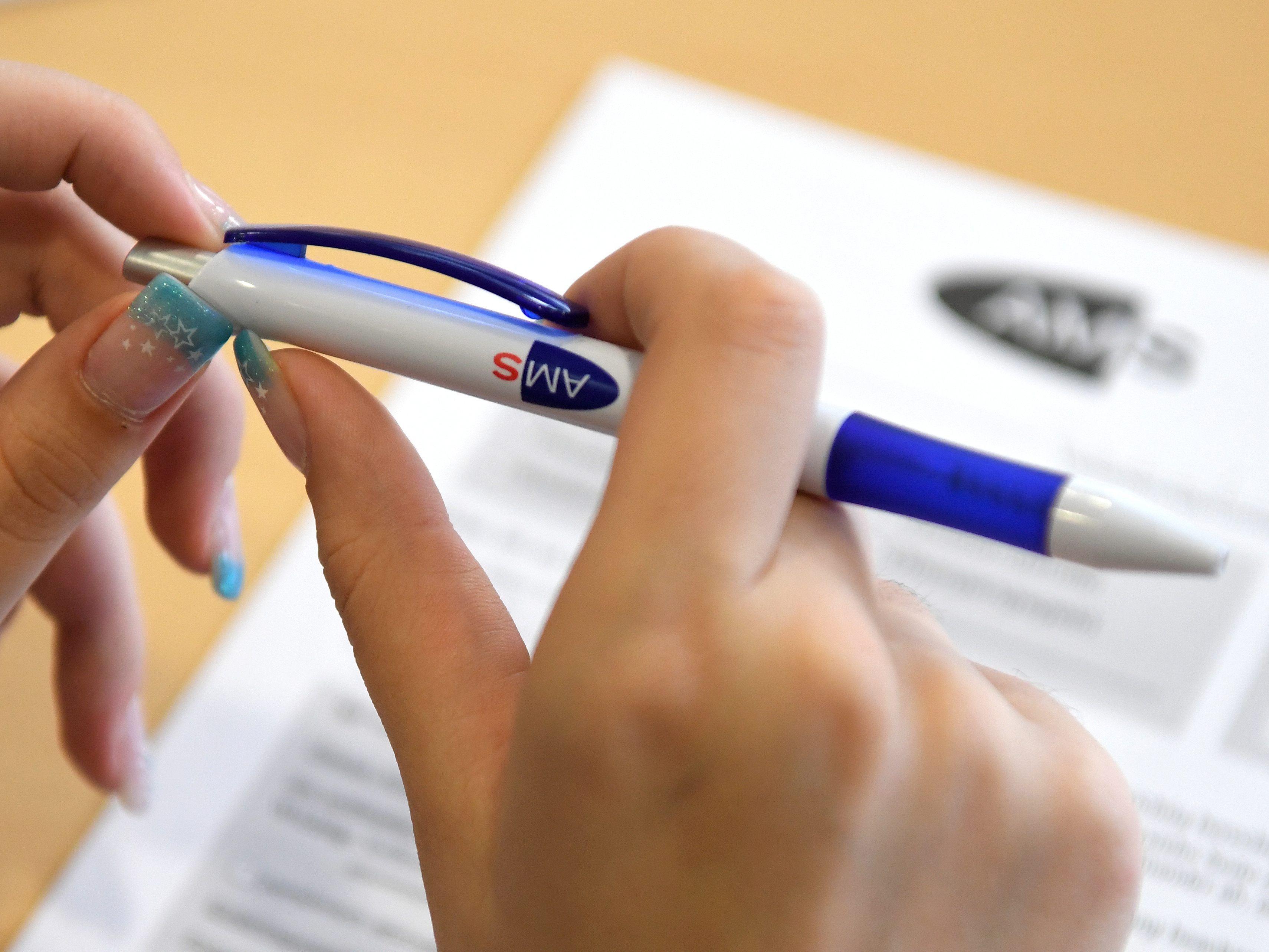 Arbeitslosigkeit bei Männern niedriger