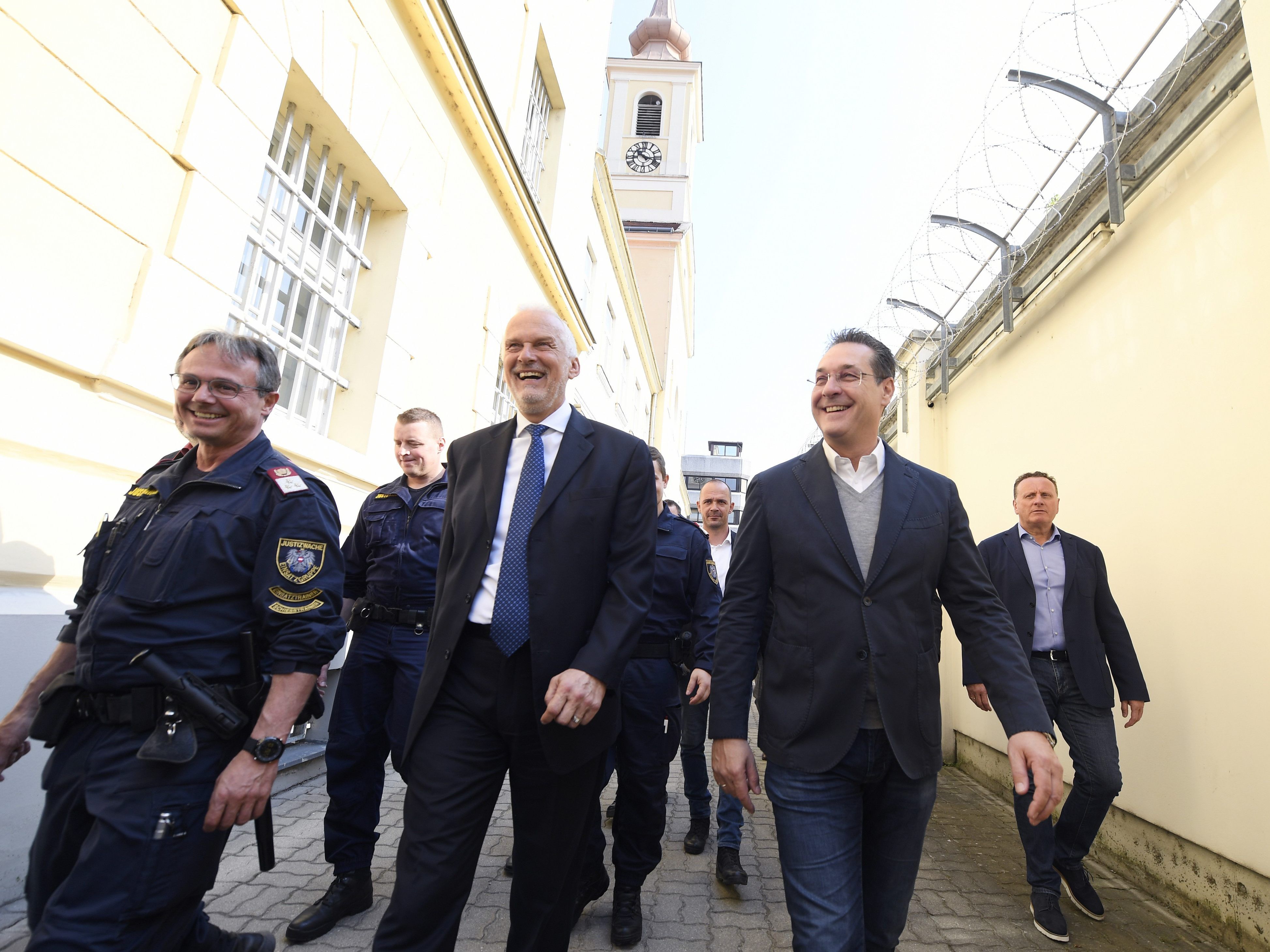 Strache wurde von Moser bei seinem Besuch in der Justizanstalt Stein/Krems überrascht.