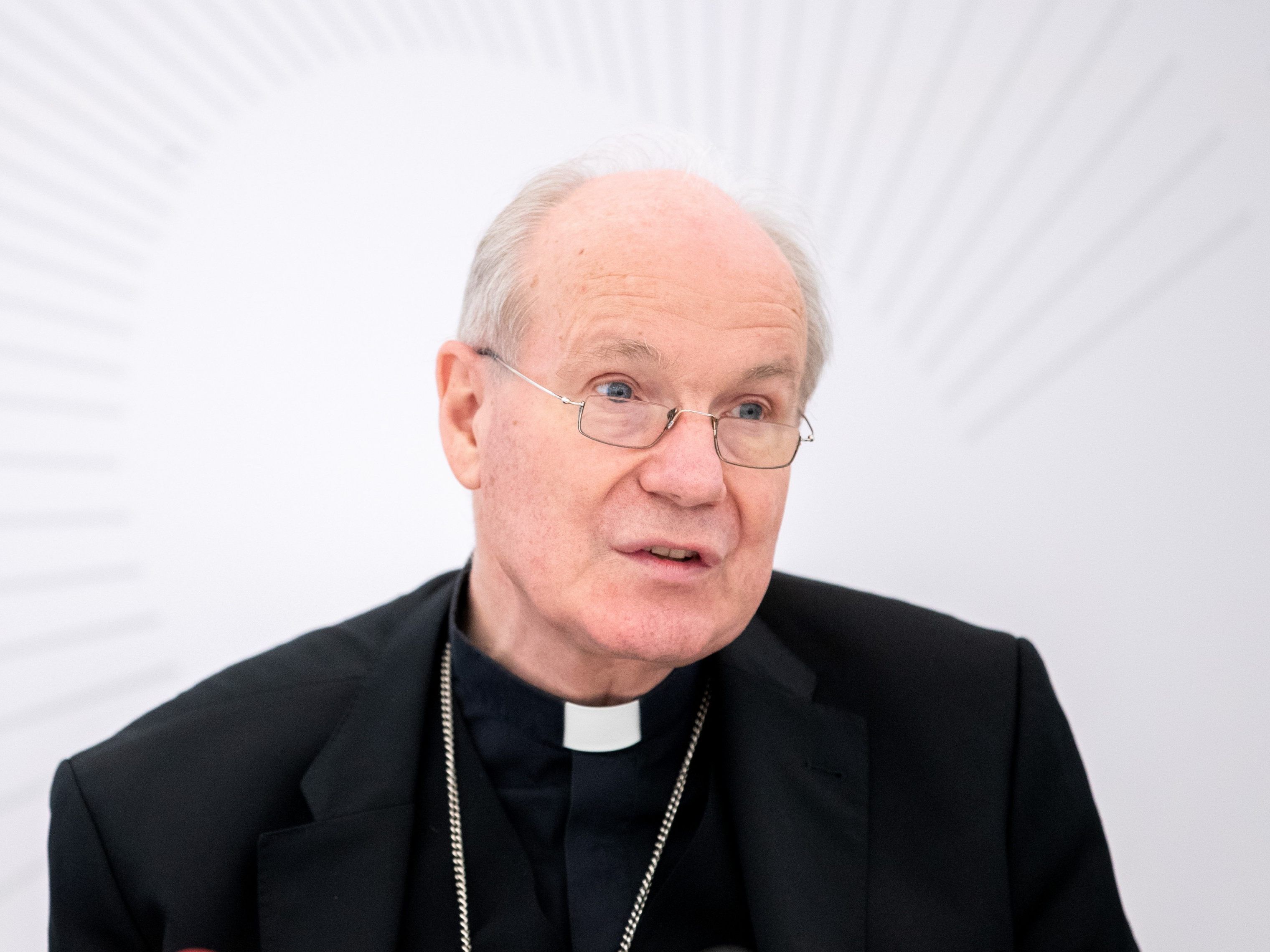 Der Kardinal redete der Regierung ins Gewissen. Der Kardinal redete der Regierung ins Gewissen.