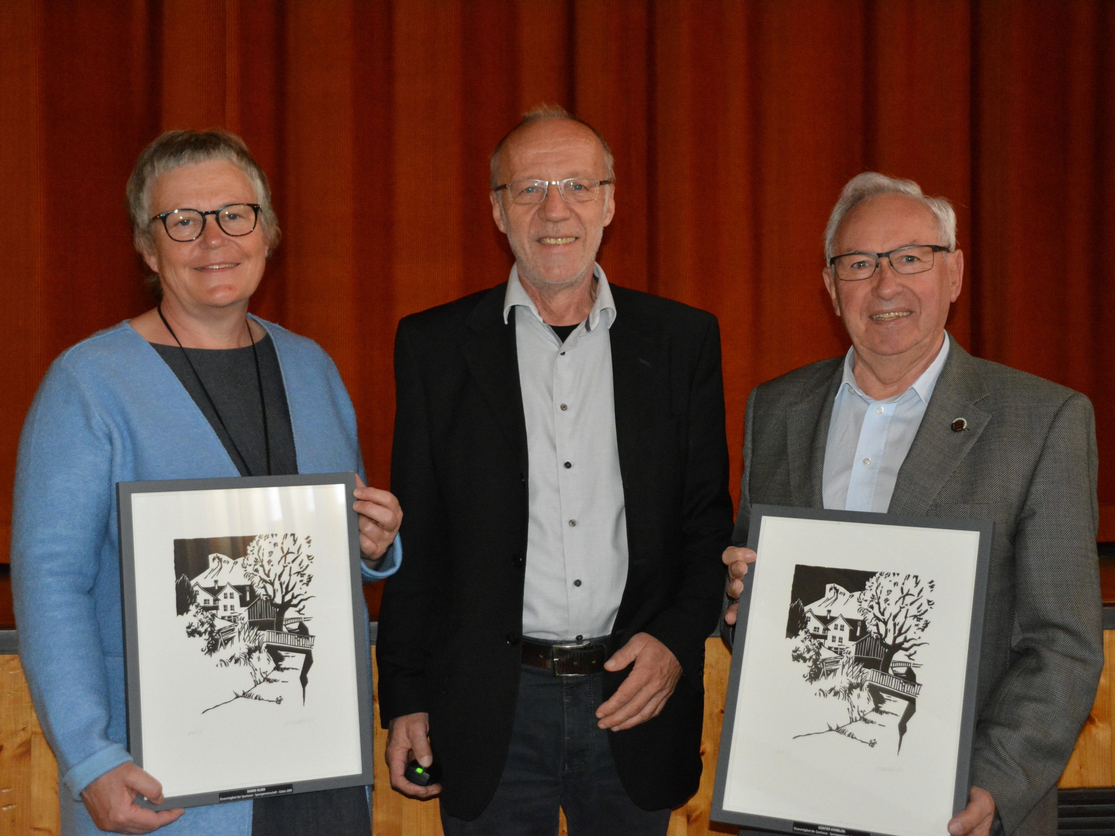 Die beiden Ehrenmitglieder und der Obmann der SGG Walter Joschika (Mitte)