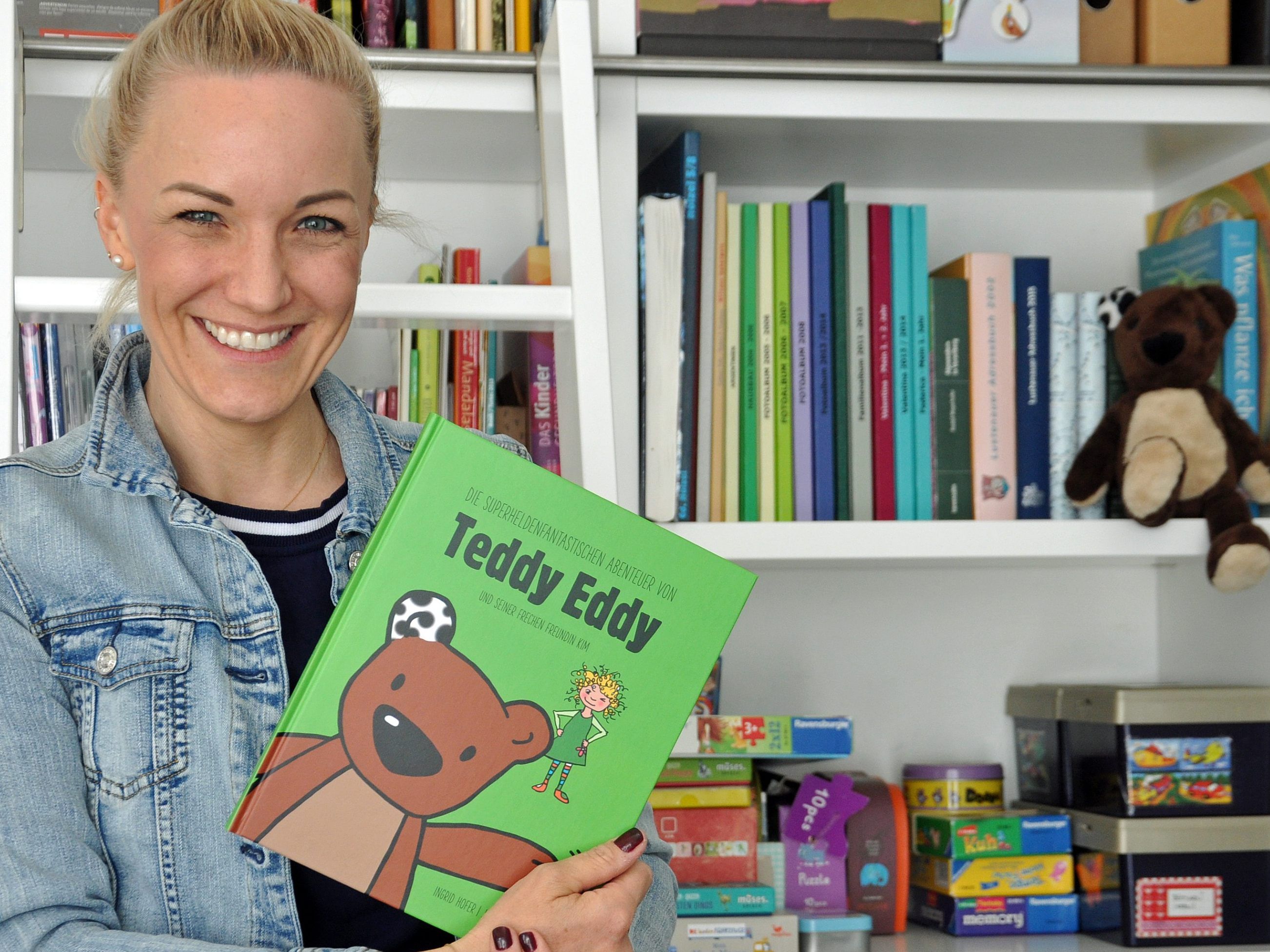 Mit dem Teddy Eddy Buch ist für Ingrid Hofer ein Traum in Erfüllung gegangen.