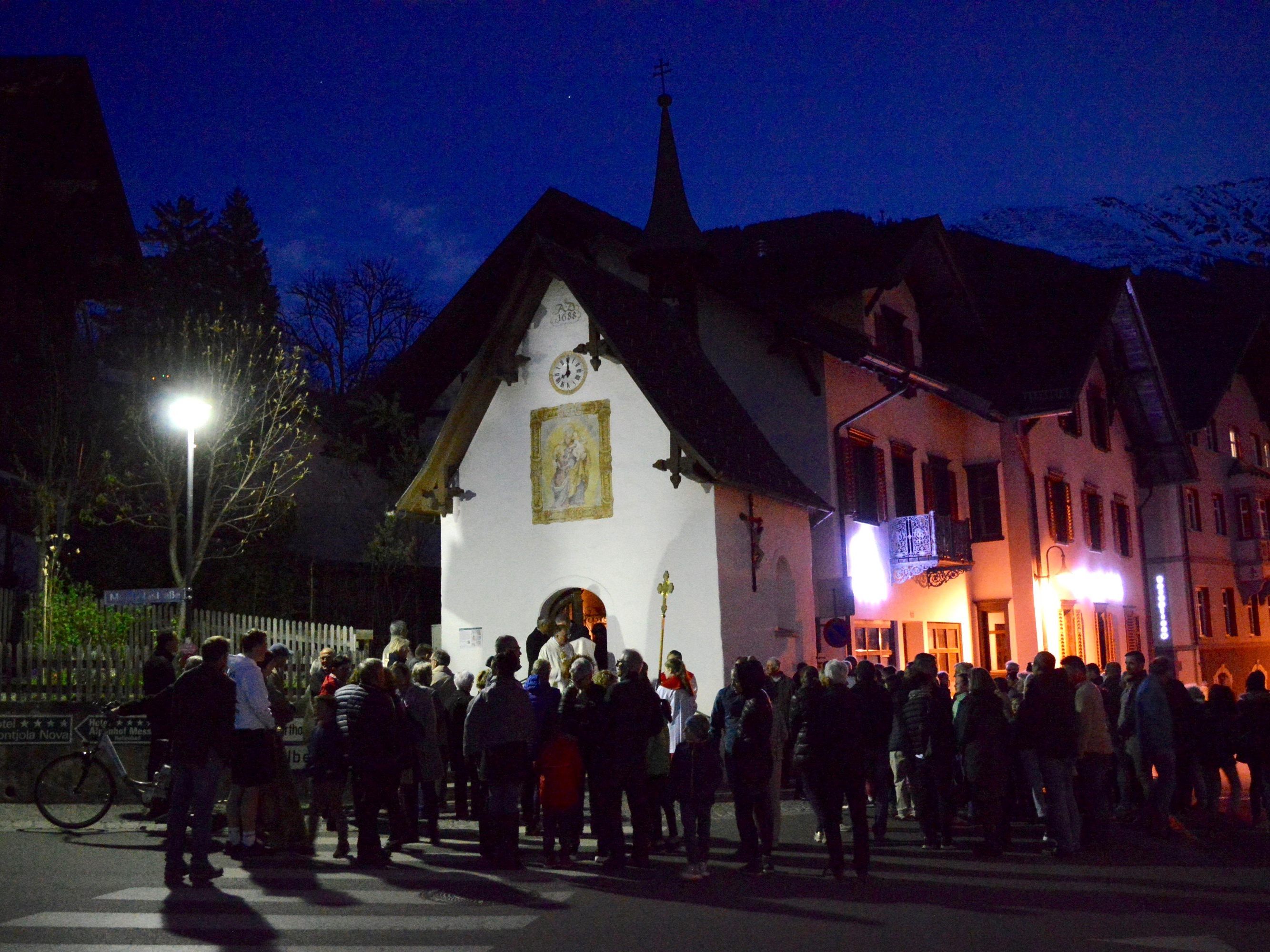 Das "Allerheiligste" wurde von der Pfarrkirche Schruns in die Litzkapelle übertragen. Das "Allerheiligste" wurde von der Pfarrkirche Schruns in die Litzkapelle übertragen.