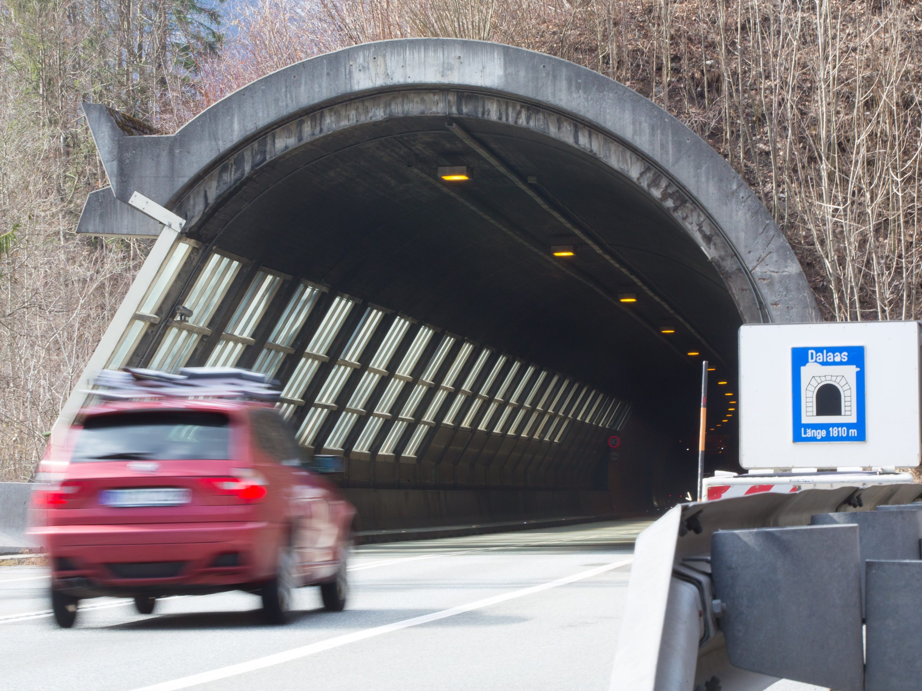 Zwei Unfälle im Dalaaser Tunnel Zwei Unfälle im Dalaaser Tunnel
