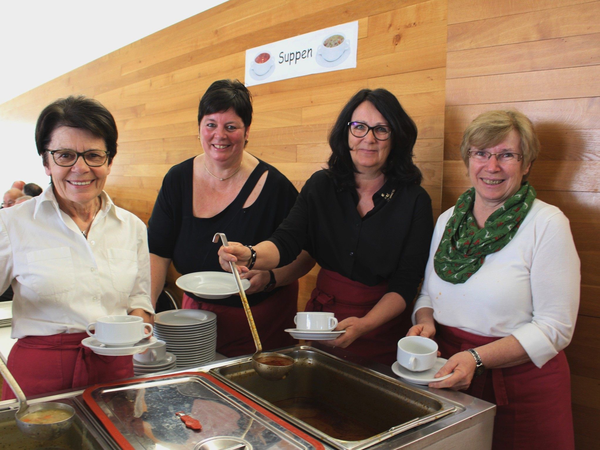 „Teilen macht stark“ heißt es beim traditionellen Suppentag des Missionskreises und der Arbeitsgemeinschaft Katholischer Soldaten am Palmsonntag von 10 bis 14 Uhr im Lochauer Pfarrheim.