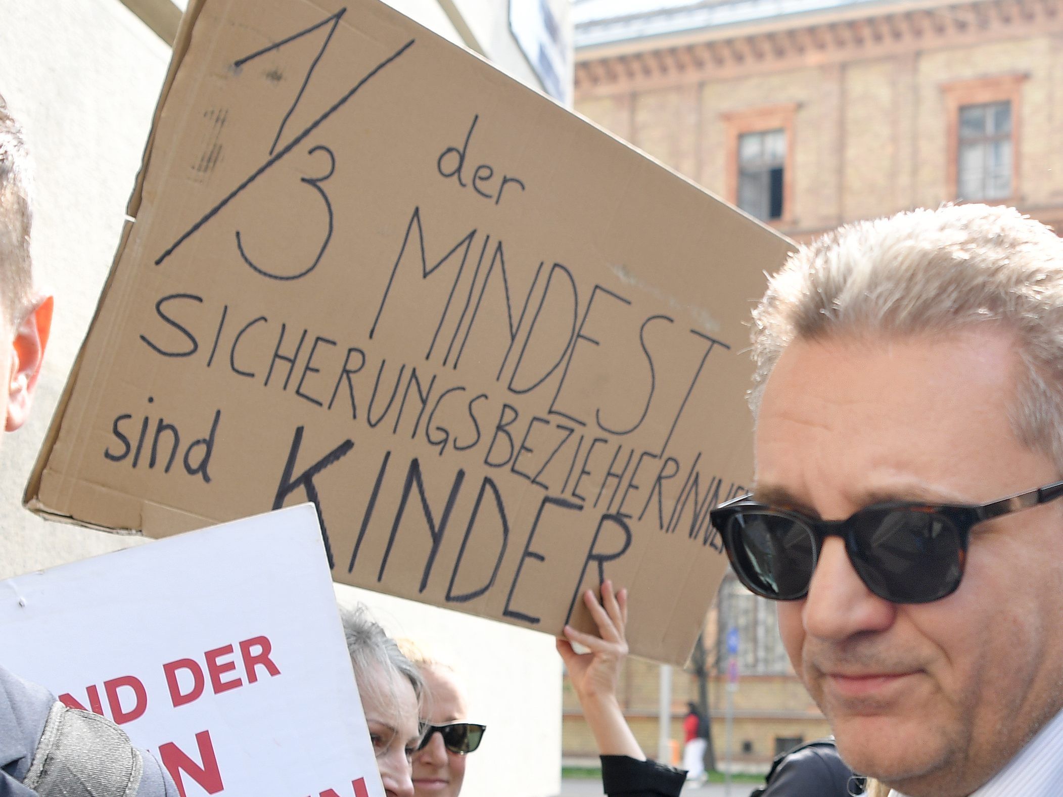 Details zur Reform der Mindestsicherung von Regierungskoalition vorgestellt. Details zur Reform der Mindestsicherung von Regierungskoalition vorgestellt.