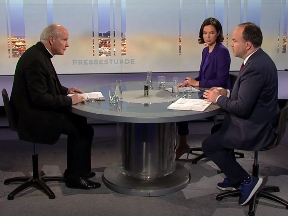 Kardinal Schönborn in der ORF-Pressestunde mit Gaby Konrad und Gerold Riedmann. Kardinal Schönborn in der ORF-Pressestunde mit Gaby Konrad und Gerold Riedmann.