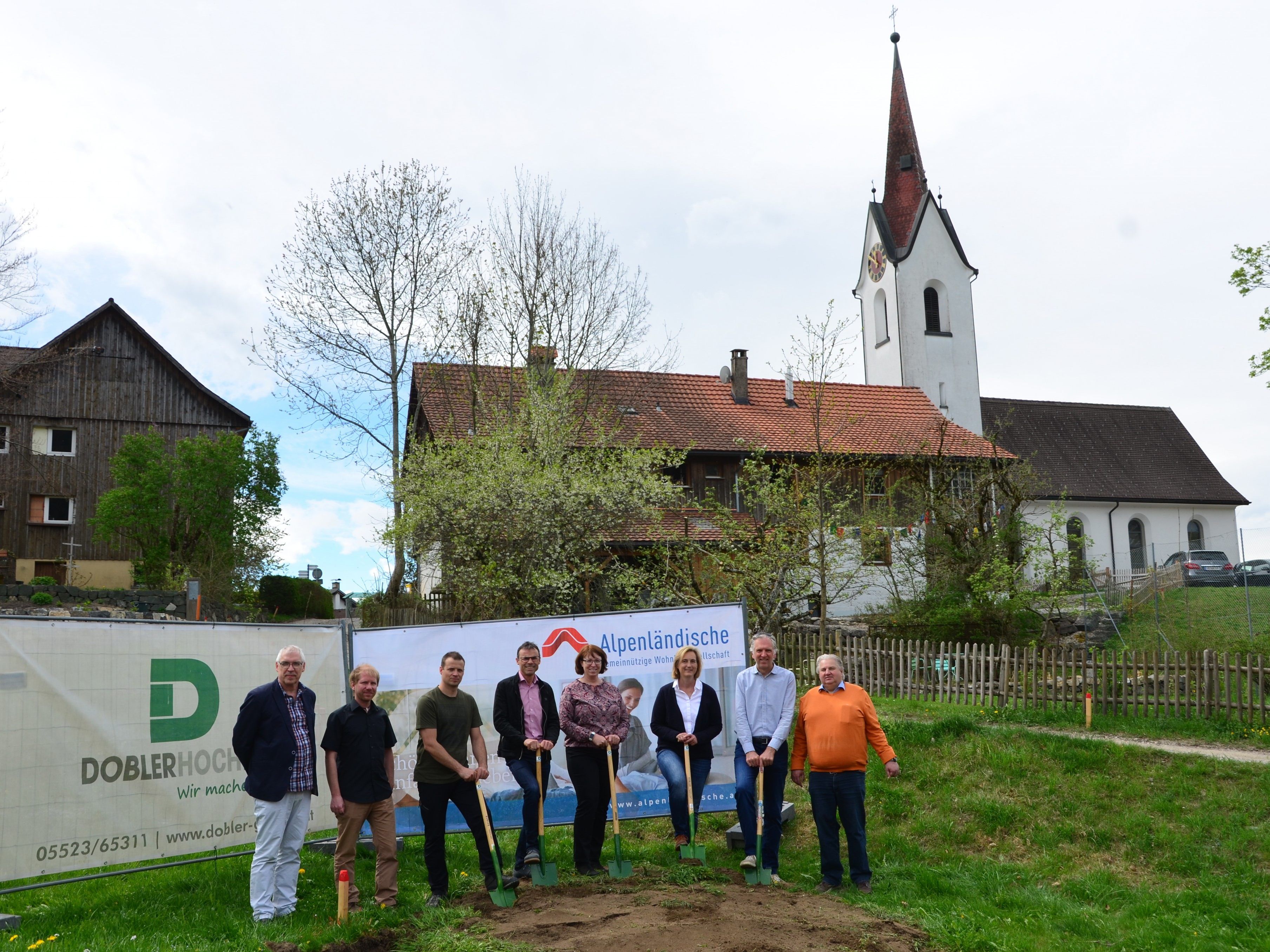 Spatenstich in Dafins Mitte