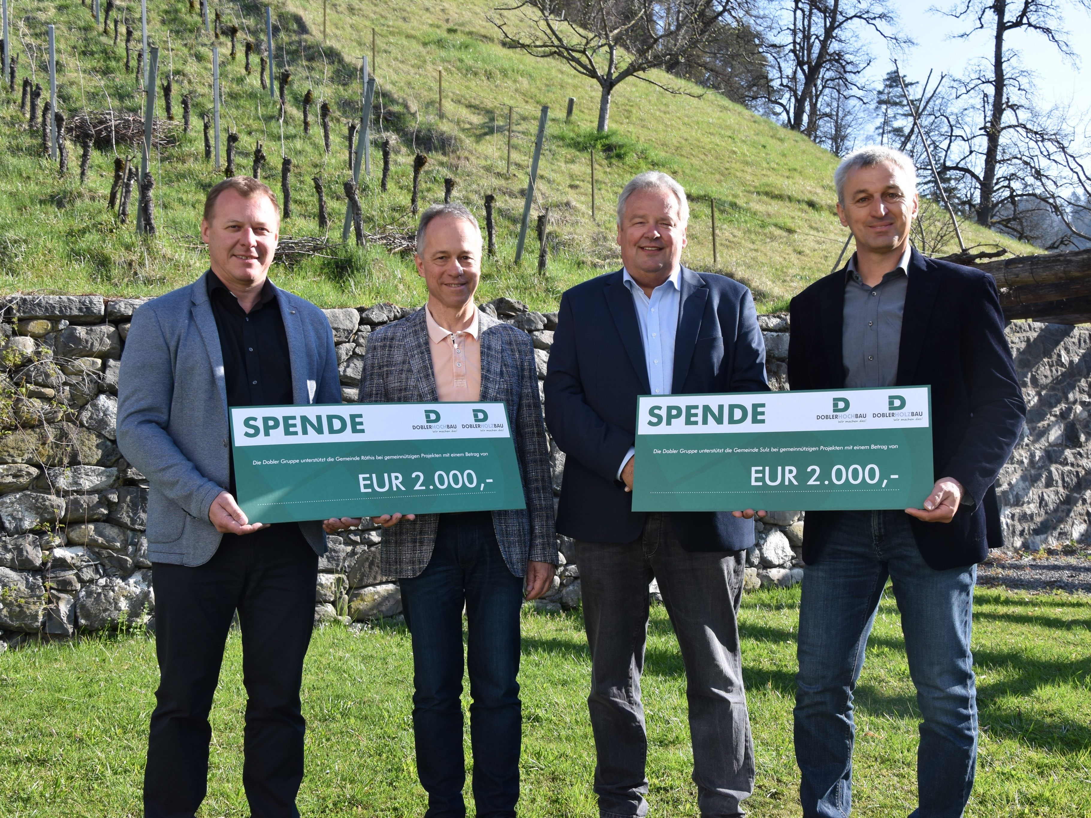 Roman Kopf und Karl Wutschitz bei der Scheckübergabe Roman Kopf und Karl Wutschitz bei der Scheckübergabe