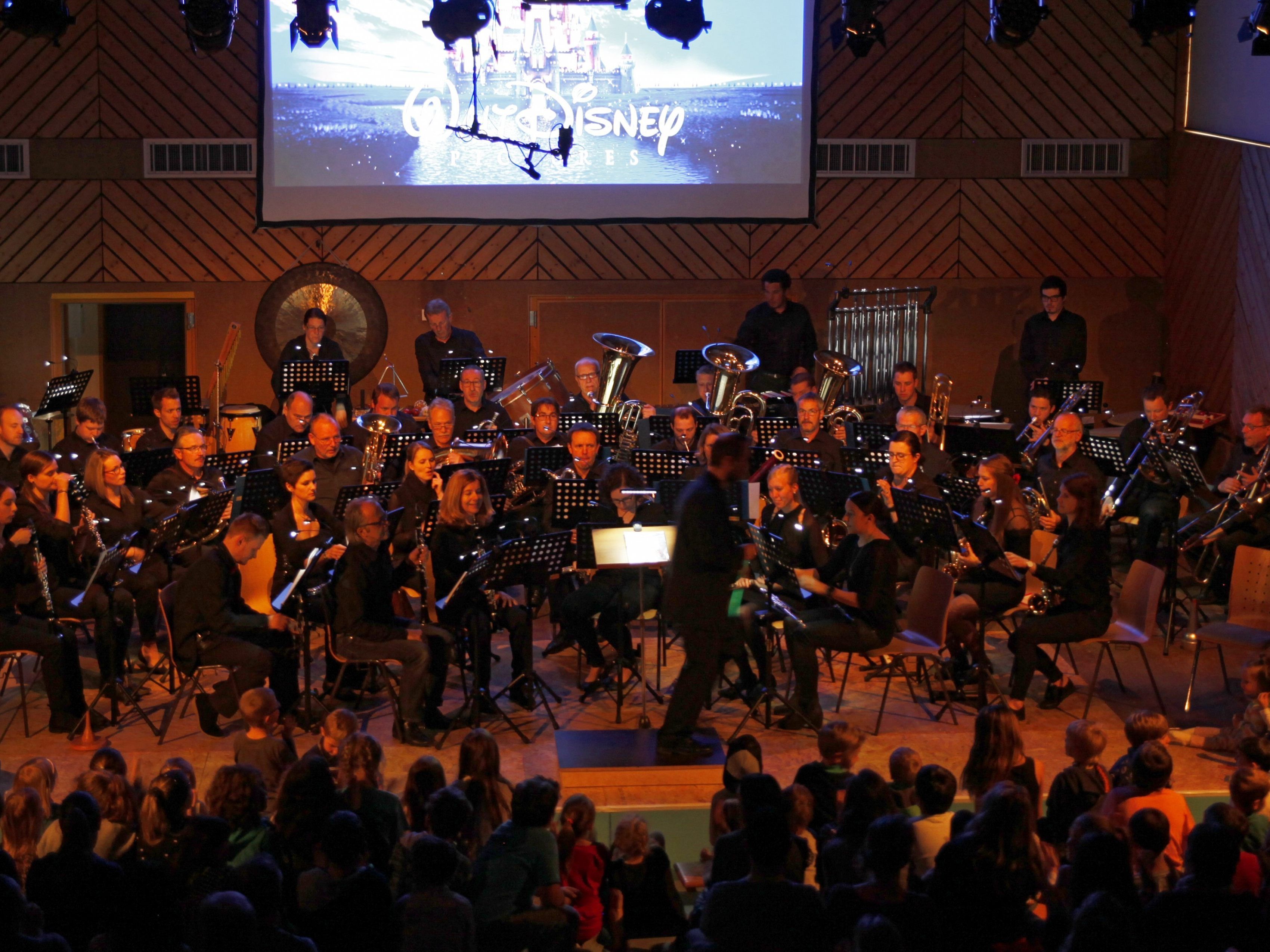 Fantastische Stimmung beim Konzertabend! Fantastische Stimmung beim Konzertabend!