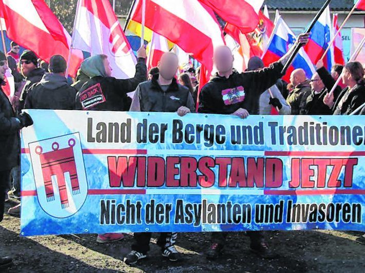 Indentitären-Demo in Spielfeld mit Beteiligung von Vorarlberger Nazi- Skinheads.