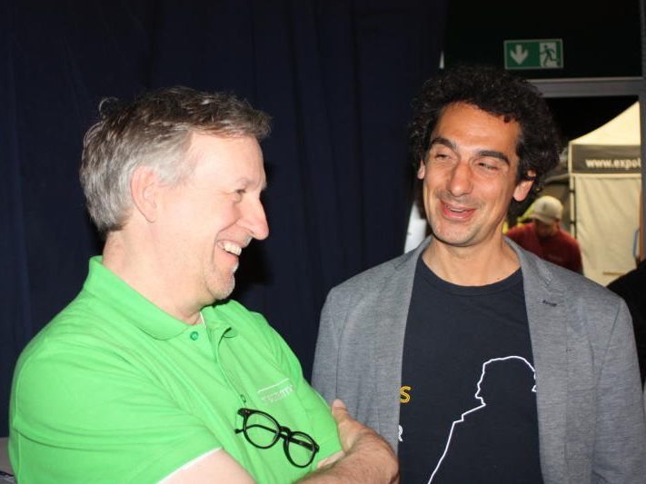 Armin Weber (l.) hat allen Grund zur Freude Armin Weber (l.) hat allen Grund zur Freude