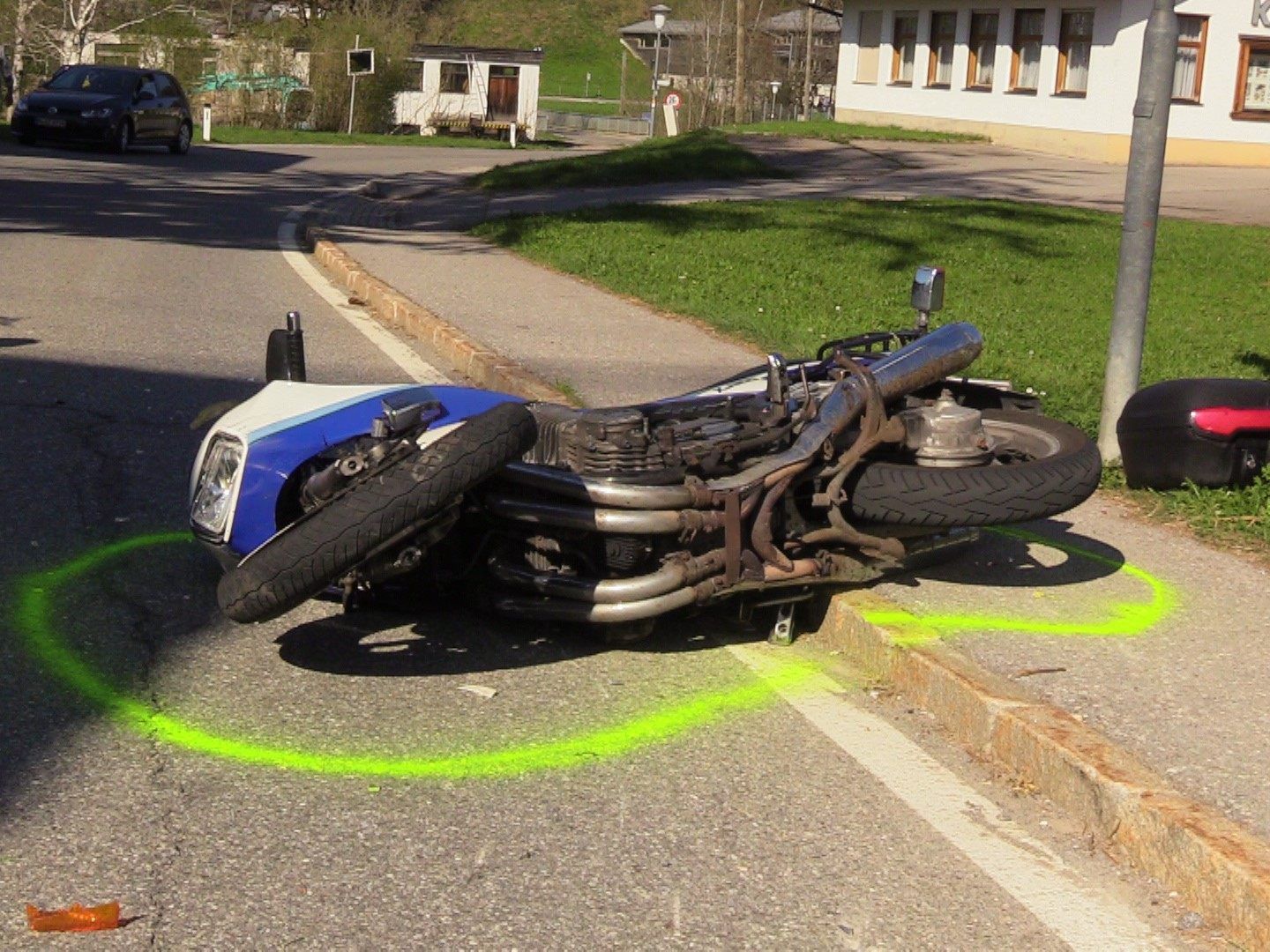 Die zwei Motorradfahrer wurden bei dem Unfall verletzt.