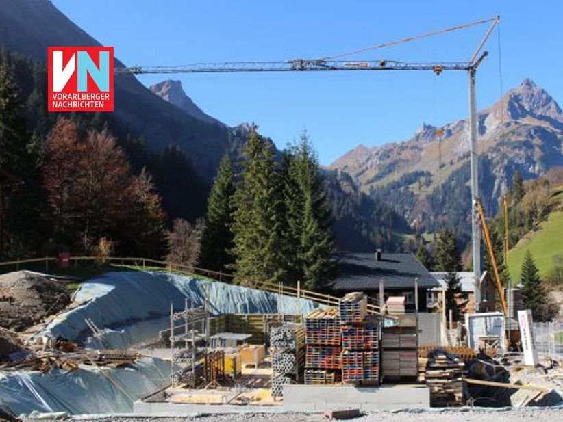 Auch in Schröcken wurde auf dem Grundstück der Pfarre gebaut.