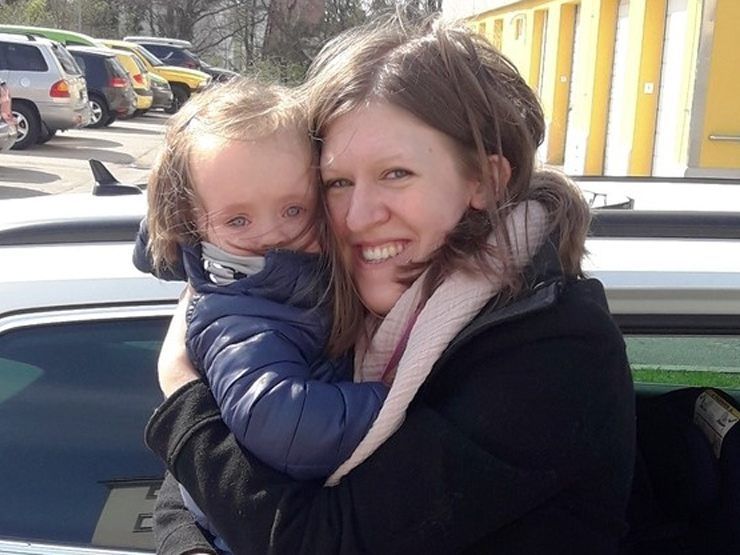Die kleine Valentina konnte rasch aus dem Fahrzeug befreit werden. Die kleine Valentina konnte rasch aus dem Fahrzeug befreit werden.