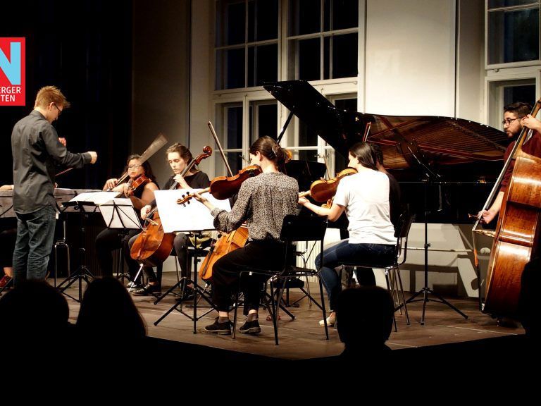 Das Doppelstreichquartett mit Studenten des Landeskonservatoriums.