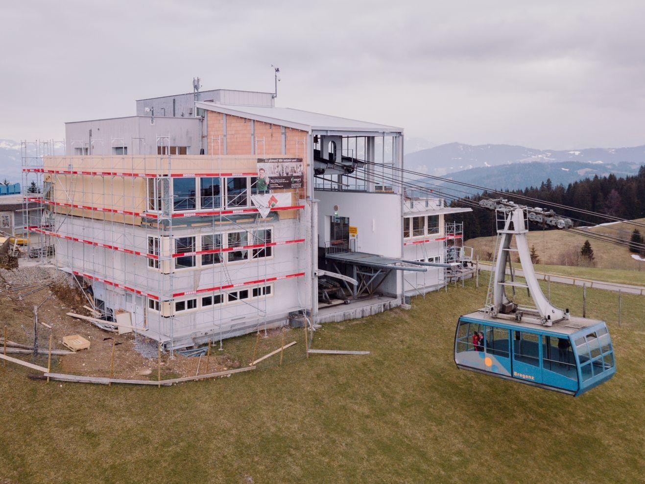 Neuer Seminarraum entsteht Neuer Seminarraum entsteht